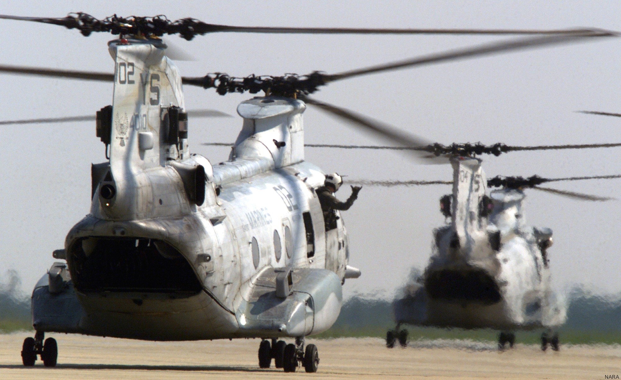 hmm-162 golden eagles marine medium helicopter squadron ch-46e sea knight usmc 07