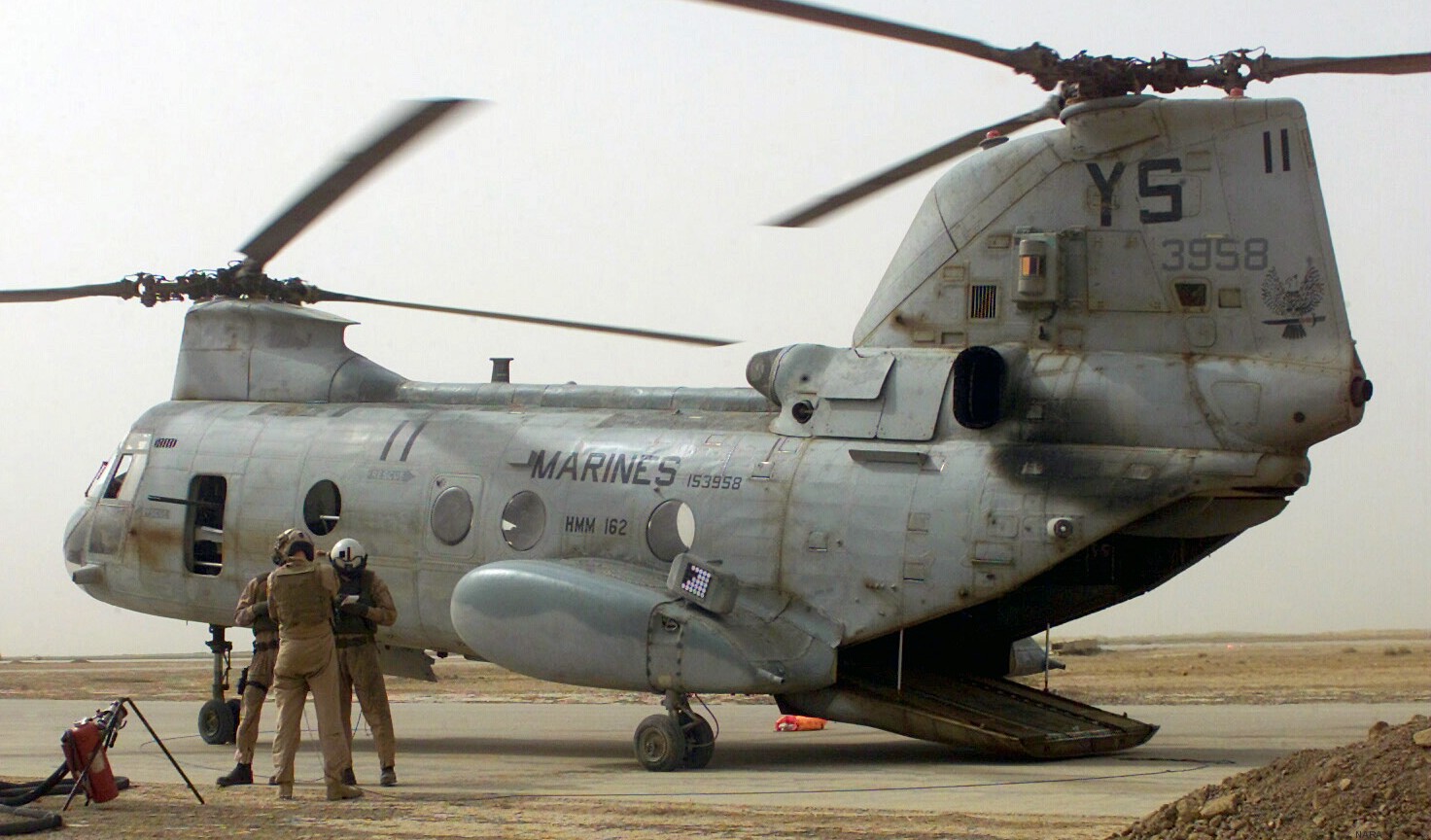 hmm-162 golden eagles marine medium helicopter squadron ch-46e sea knight usmc 15 operation iraqi freedom
