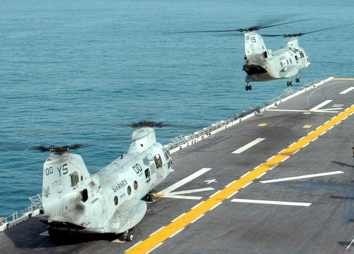 hmm-162 golden eagles marine medium helicopter squadron ch-46e sea knight usmc 18