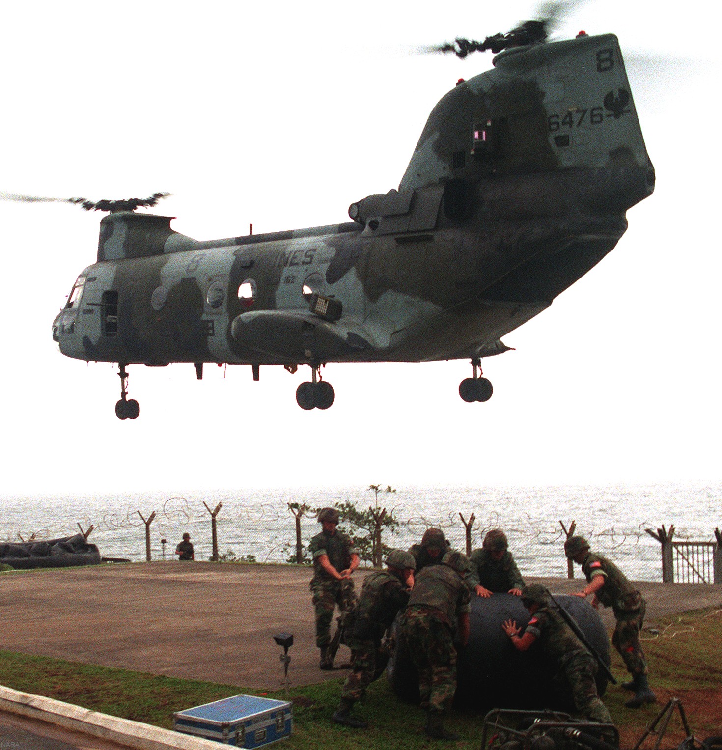 hmm-162 golden eagles marine medium helicopter squadron ch-46e sea knight usmc 27