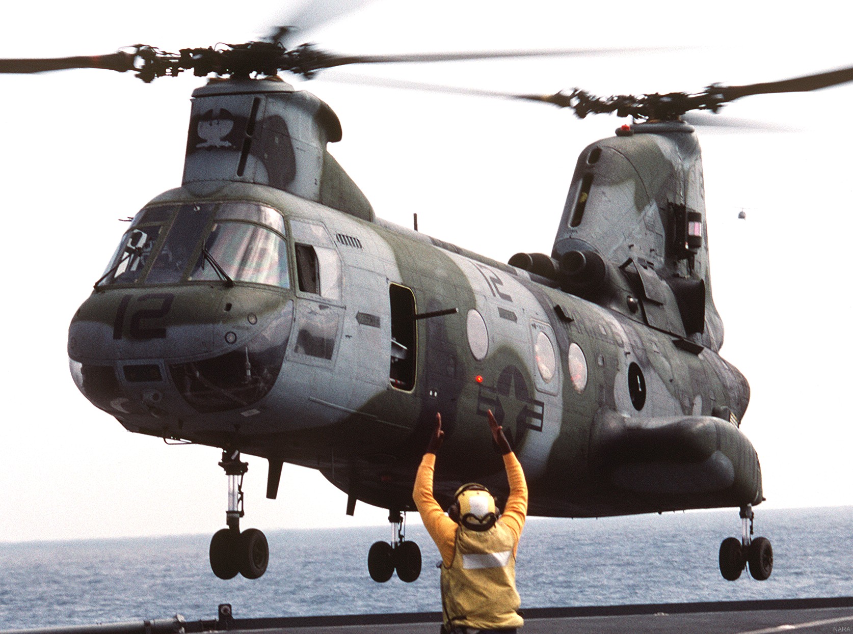 hmm-162 golden eagles marine medium helicopter squadron ch-46e sea knight usmc 31