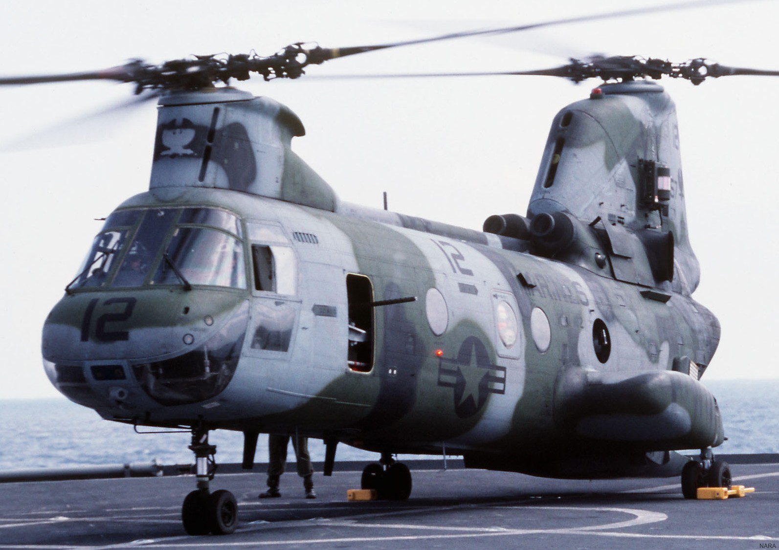 hmm-162 golden eagles marine medium helicopter squadron ch-46e sea knight usmc 38