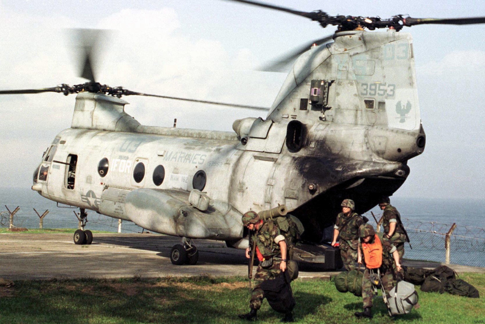 hmm-162 golden eagles marine medium helicopter squadron ch-46e sea knight usmc 50 uss guam lph-9