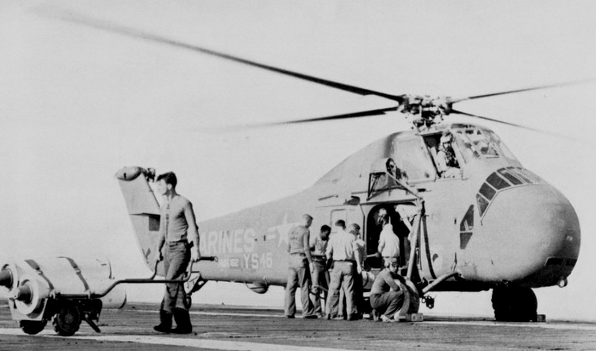 hmr-162 golden eagles marine helicopter transport squadron sikorsky hus-1 usmc 52 uss oriskany cva-34