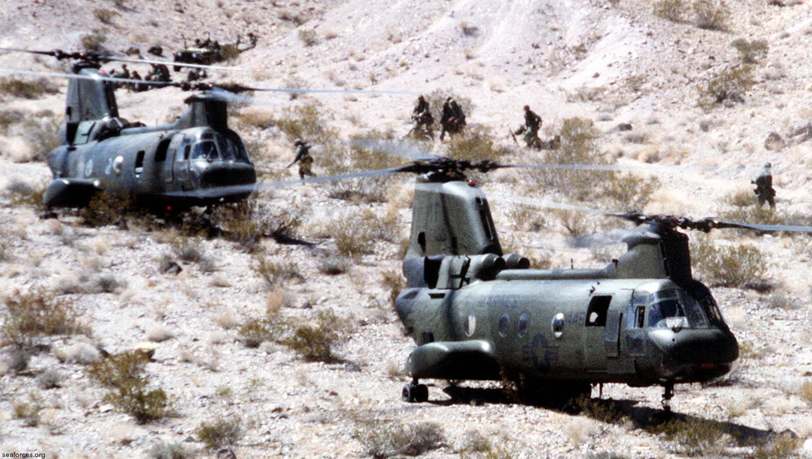 hmm-164 knightriders ch-46 marine medium helicopter squadron usmc 06
