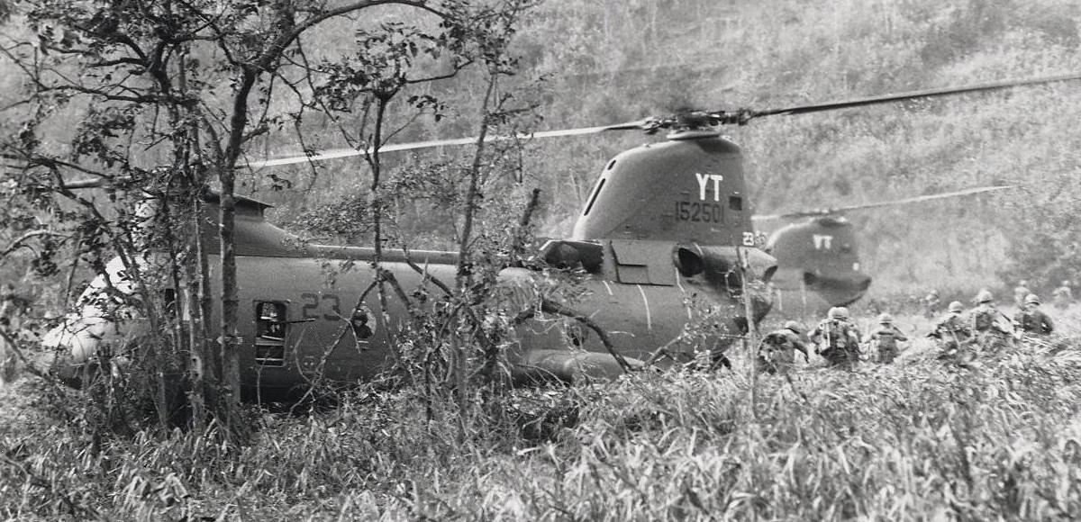 hmm-164 knightriders ch-46d sea knight marine medium helicopter squadron usmc vietnam war 10