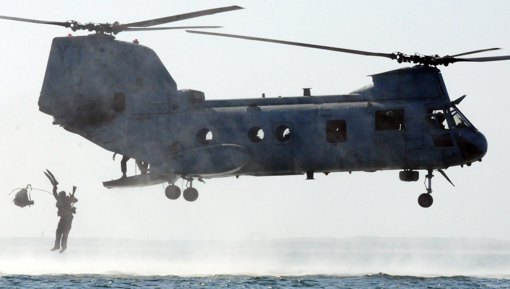 hmmt-164 knightriders ch-46 marine medium helicopter training squadron usmc 04