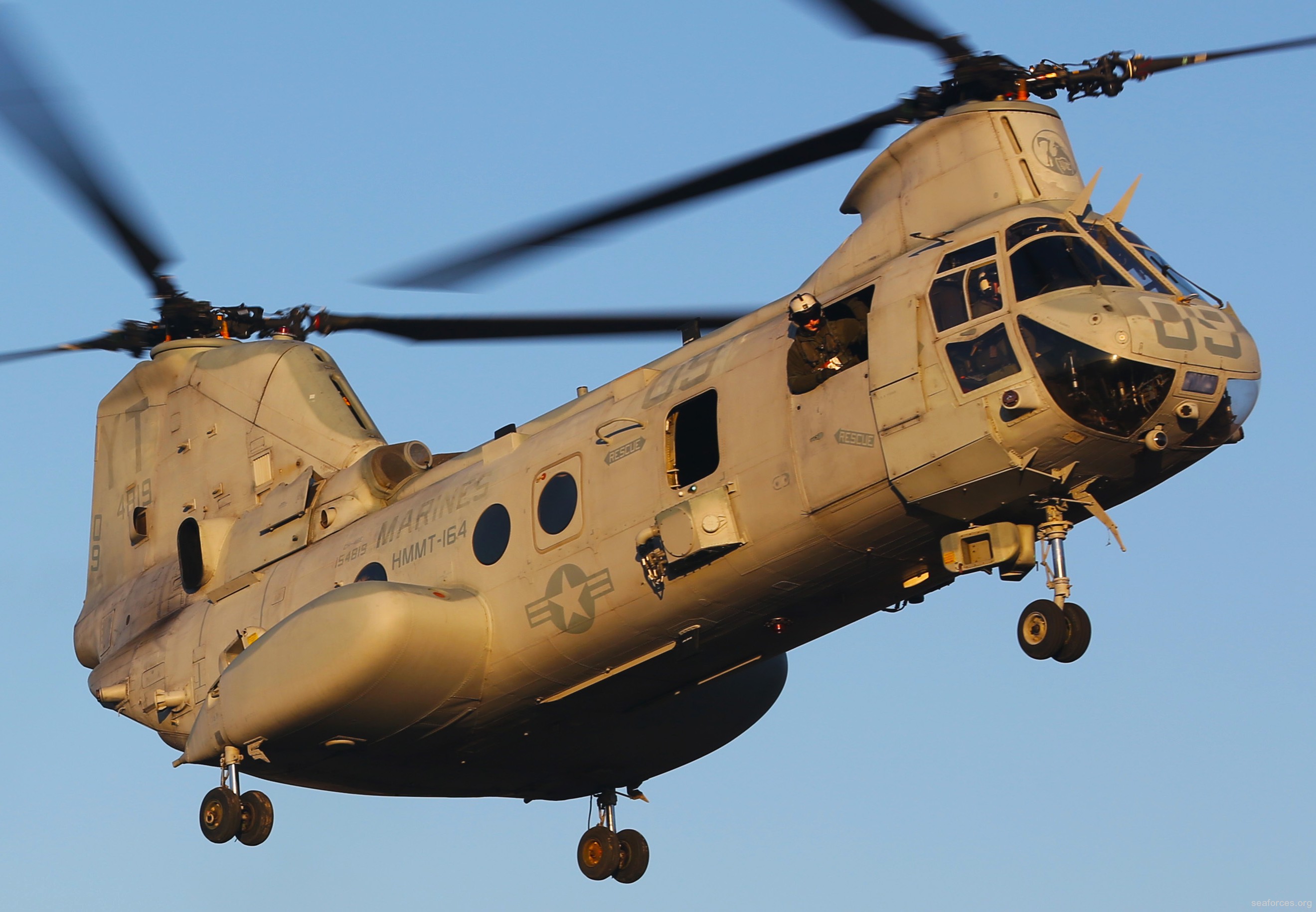 hmmt-164 knightriders ch-46 marine medium helicopter squadron usmc 10x