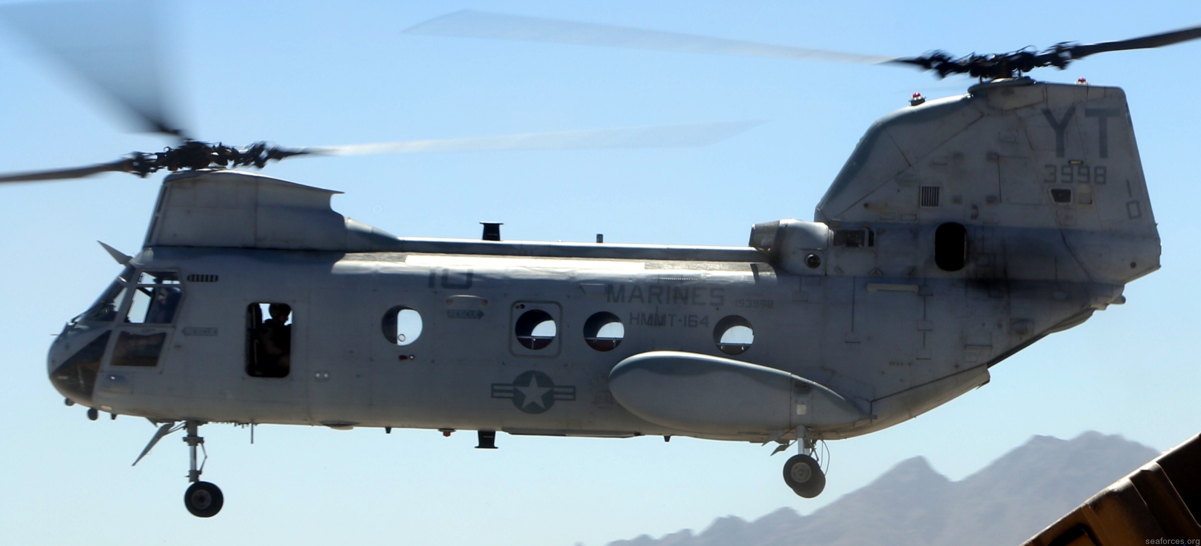 hmmt-164 knightriders ch-46 marine medium helicopter training squadron usmc 19