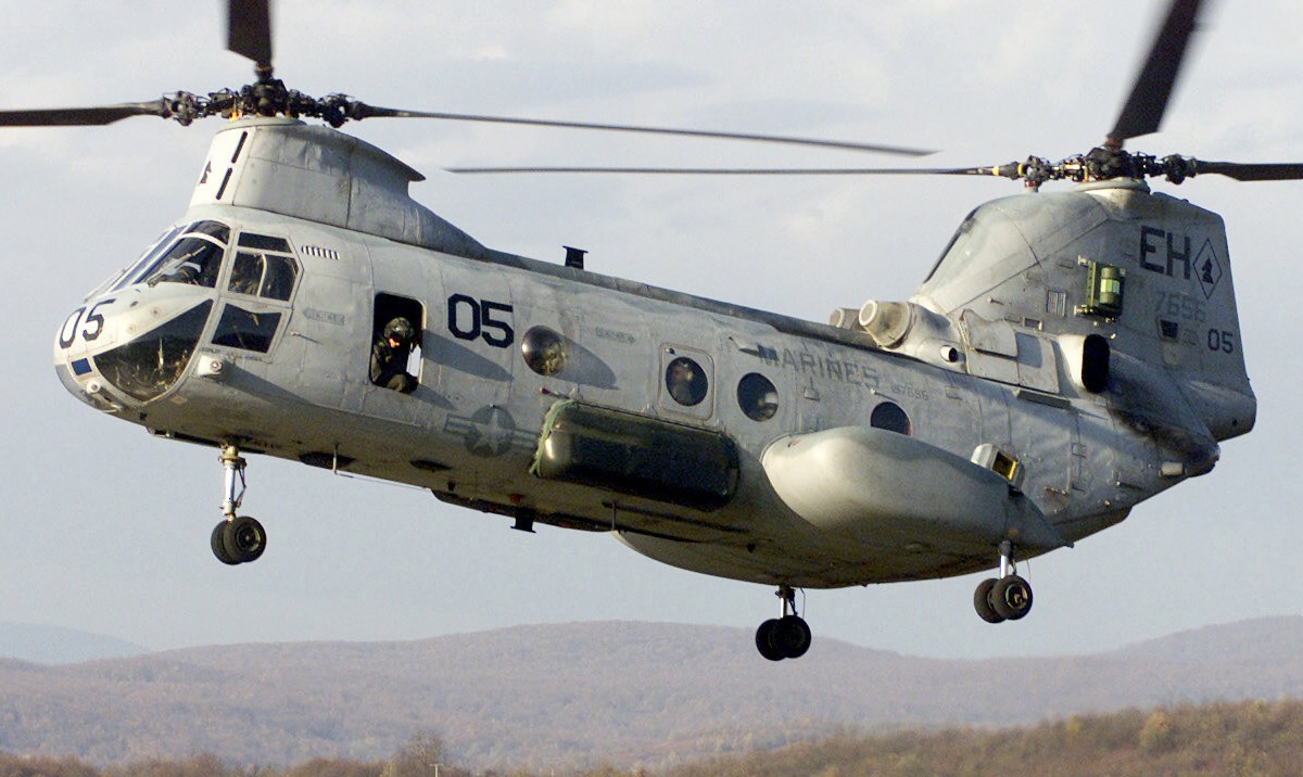 hmm-264 black knights ch-46e sea knight marine medium helicopter squadron usmc lha-2 uss saipan 04