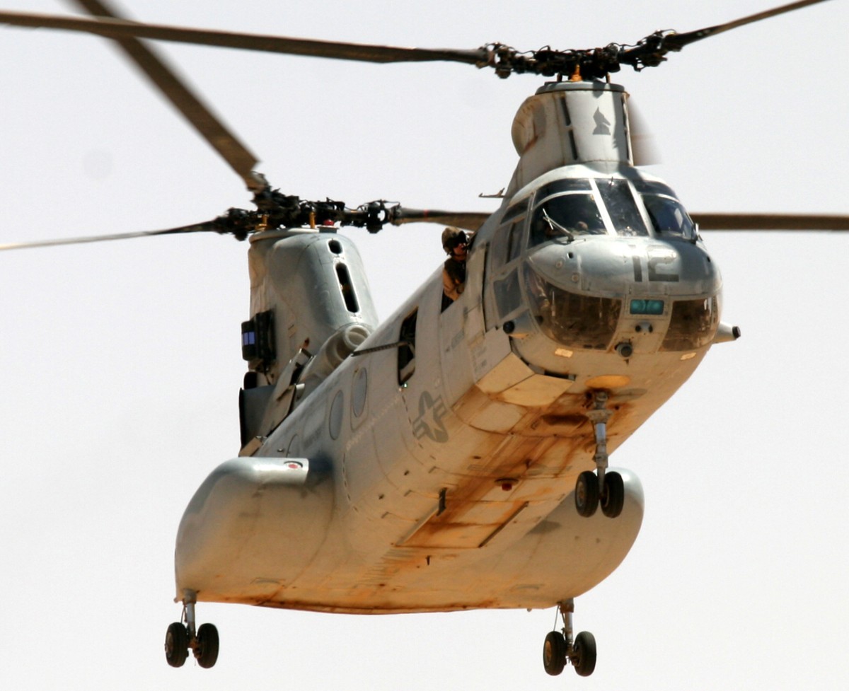 hmm-264 black knights ch-46e sea knight marine medium helicopter squadron usmc 16