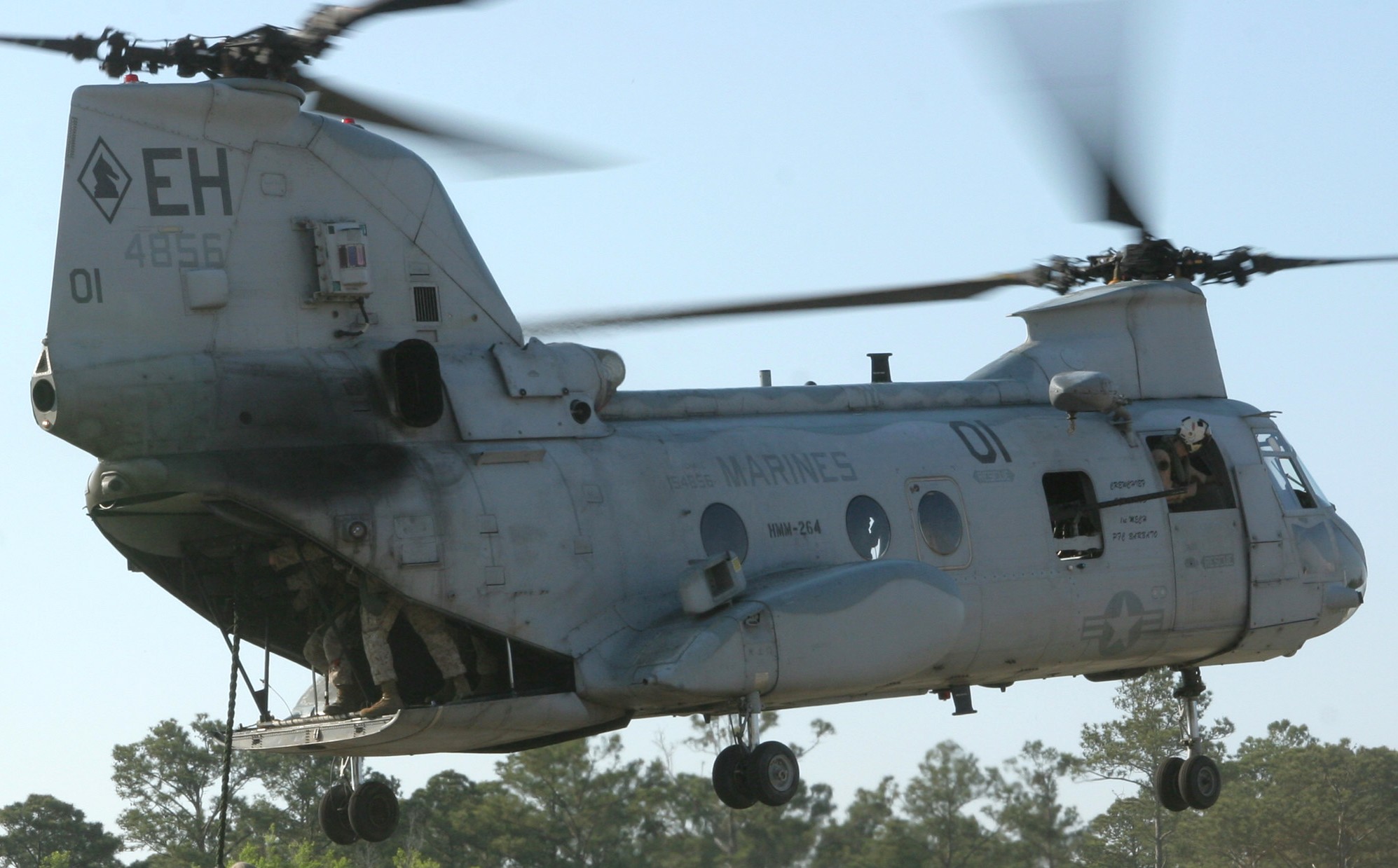 hmm-264 black knights ch-46e sea knight marine medium helicopter squadron usmc camp lejeune north carolina 27