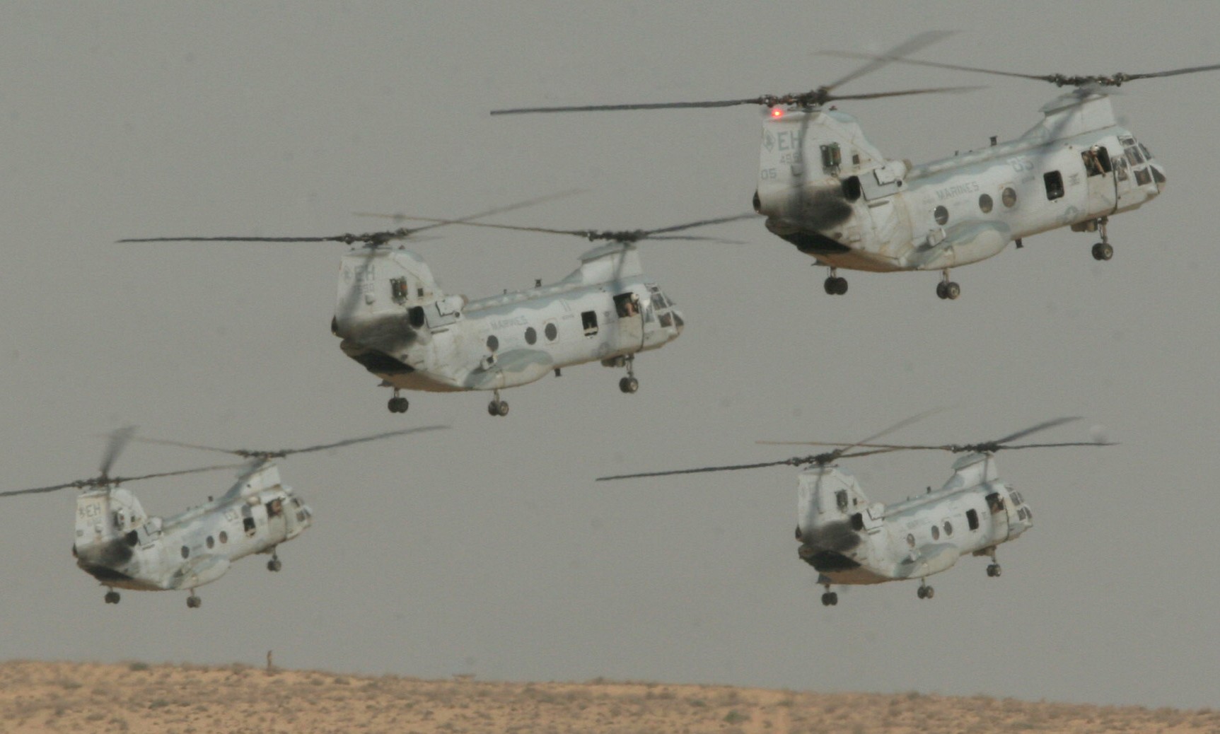 hmm-264 black knights ch-46e sea knight marine medium helicopter squadron usmc 41