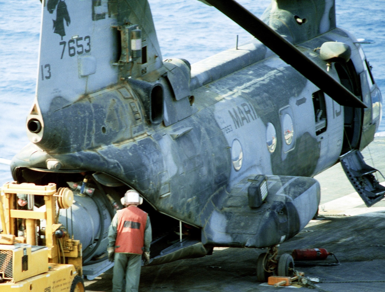 hmm-264 black knights ch-46e sea knight marine medium helicopter squadron usmc provide comfort turkey 1991 53
