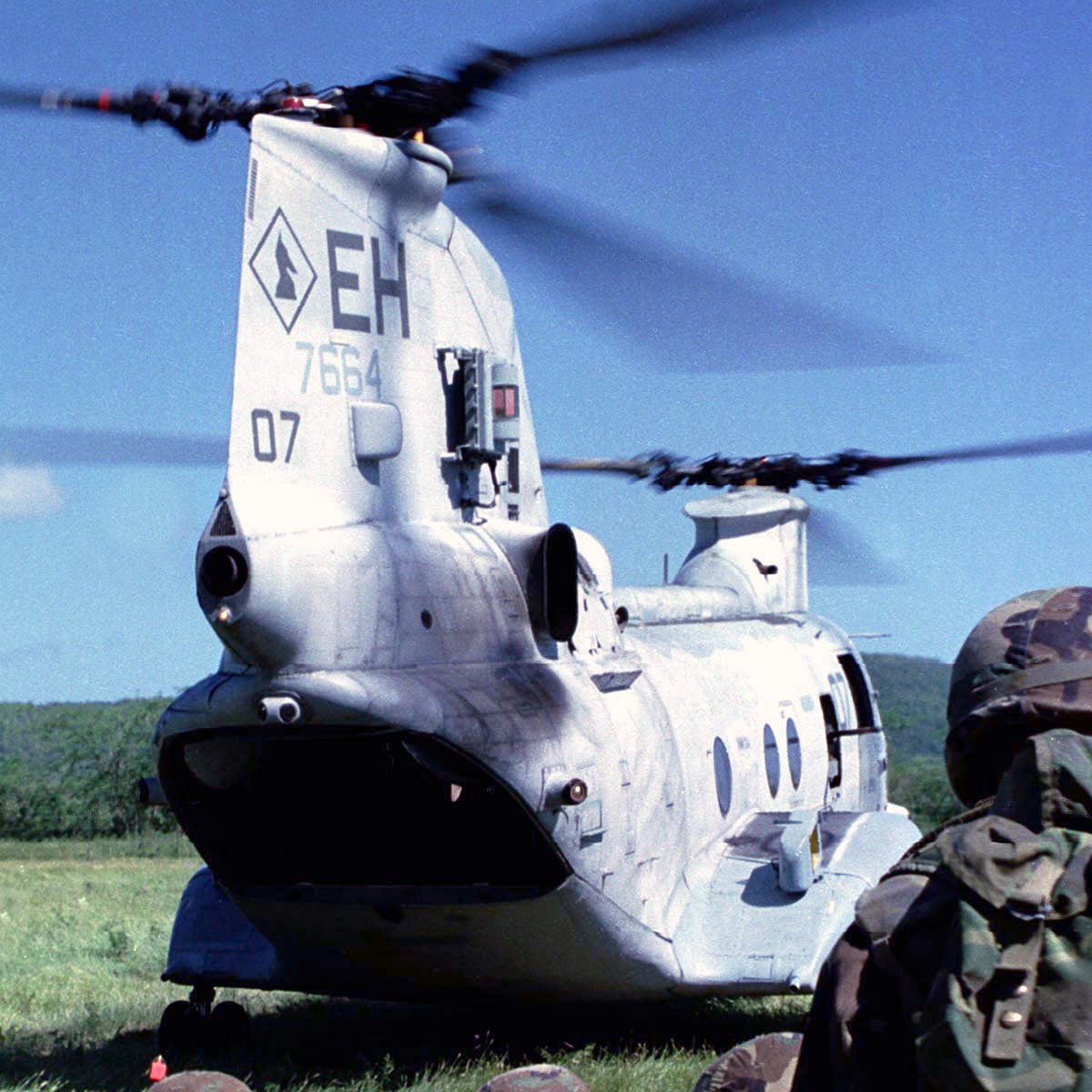 hmm-264 black knights ch-46e sea knight marine medium helicopter squadron usmc vieques puerto rico 61