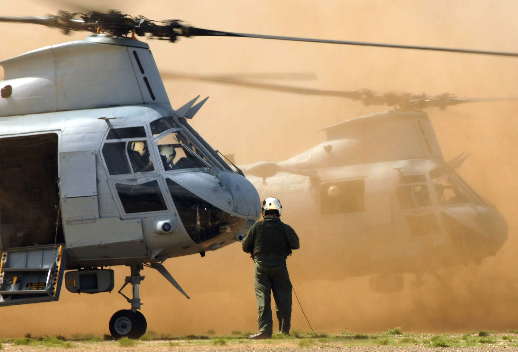 hmm-774 moonlight ch-46e sea knight marine medium helicopter squadron usmc 08
