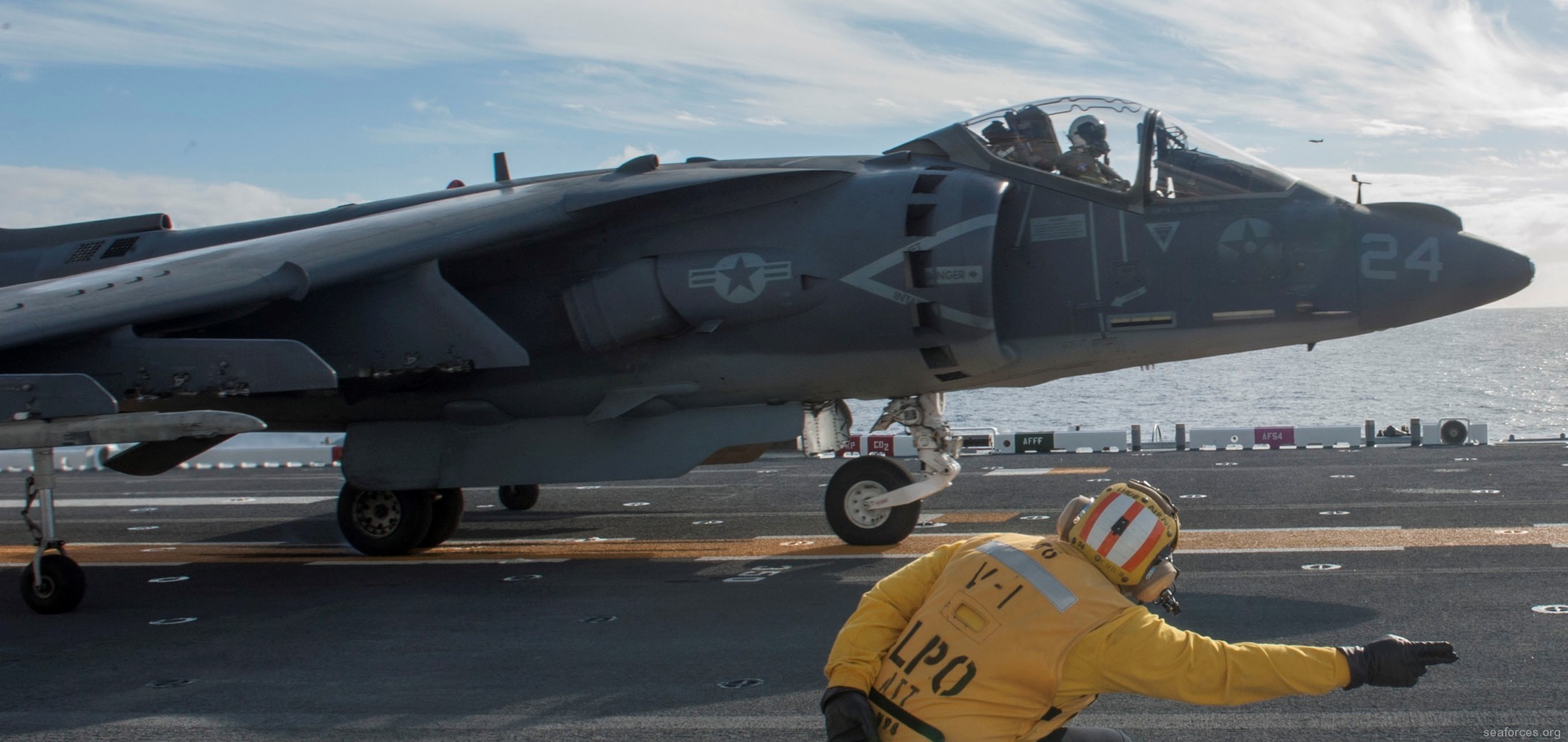 vma-211 wake island avengers av-8b harrier ii marine attack squadron usmc 02