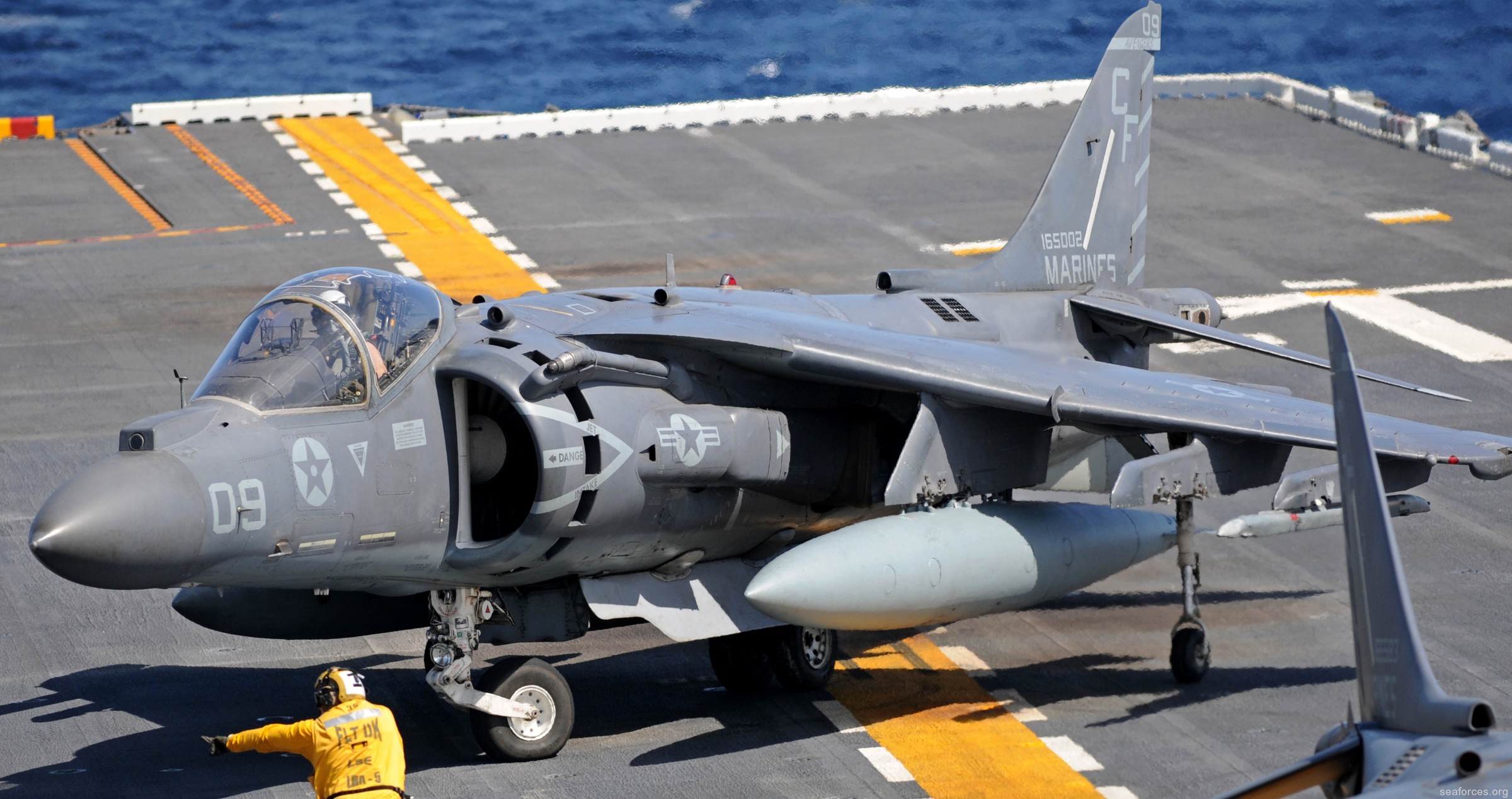 vma-211 wake island avengers av-8b harrier ii marine attack squadron usmc 05 uss peleliu lha-5