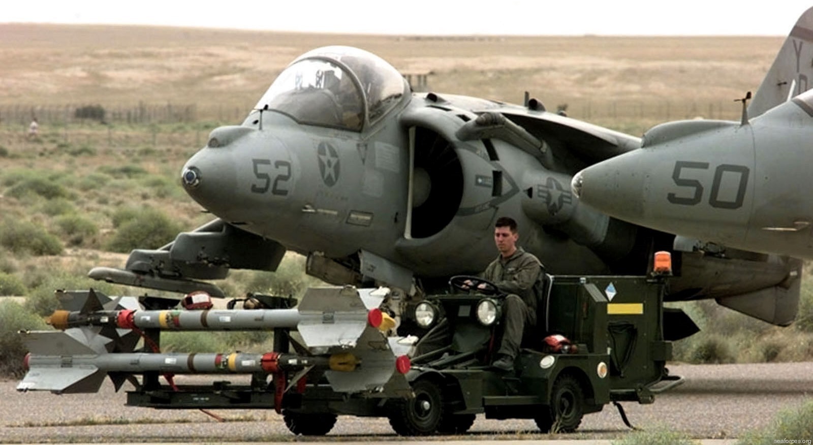 vma-211 wake island avengers av-8b harrier ii marine attack squadron usmc 16 kuwait