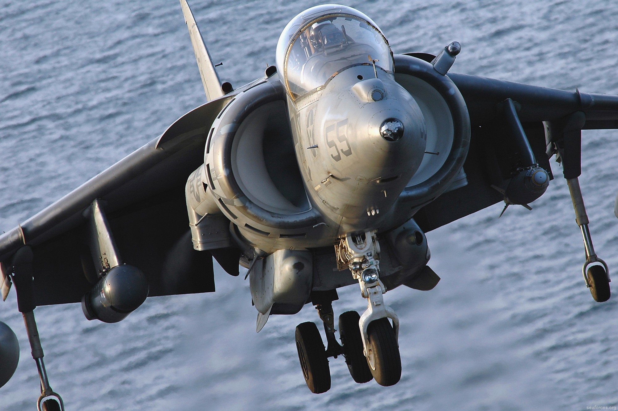 vma-211 wake island avengers av-8b harrier ii marine attack squadron usmc 46 uss tarawa lha-1