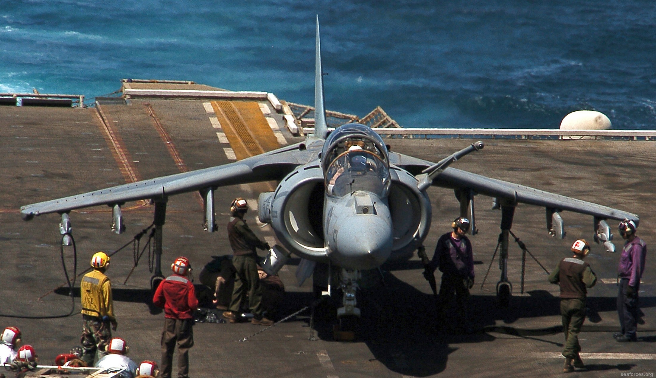 vma-211 wake island avengers av-8b harrier ii marine attack squadron usmc 47 uss tarawa lha-1