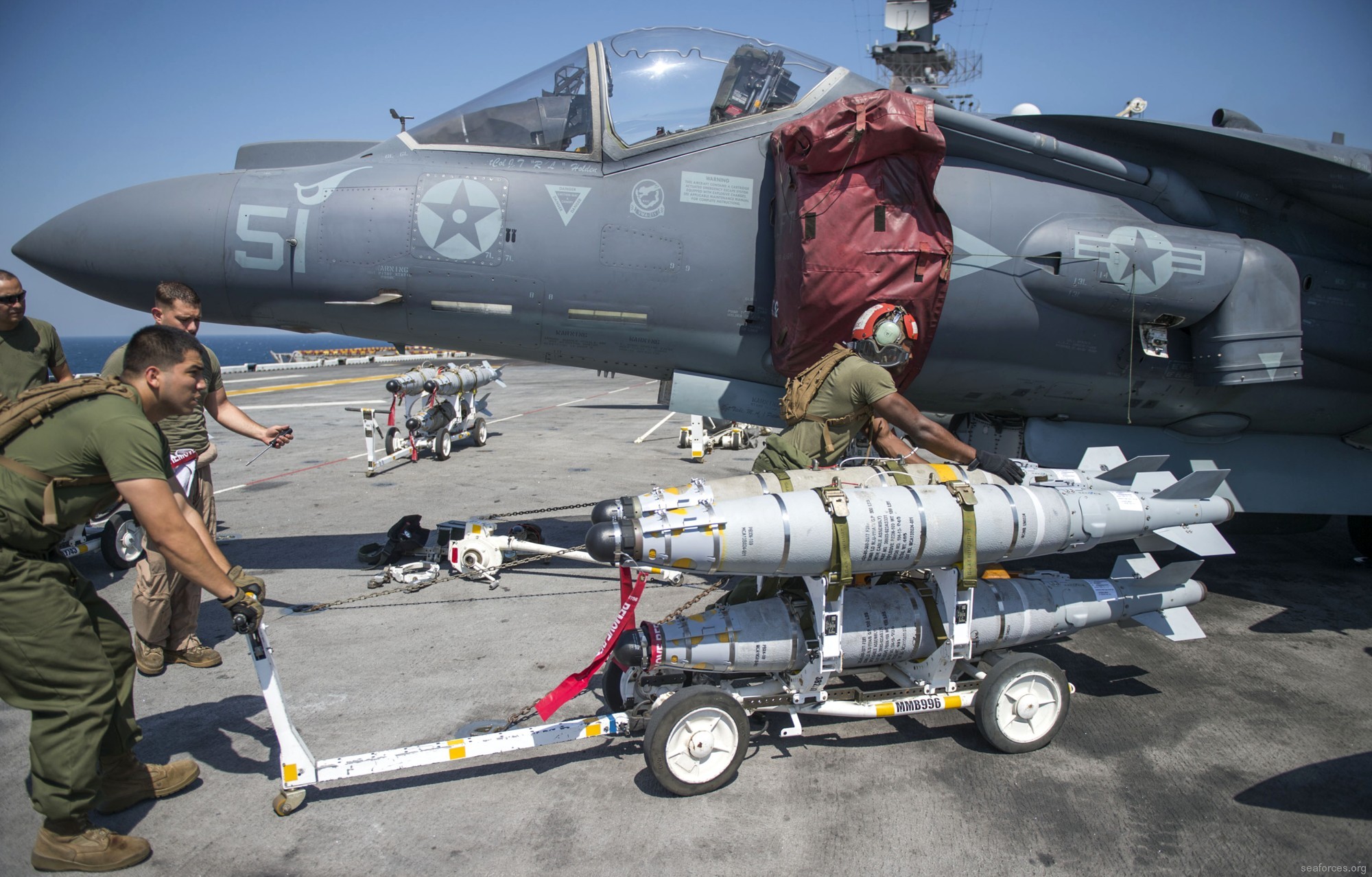 vma-211 wake island avengers av-8b harrier ii marine attack squadron usmc 54 uss makin island lhd-8