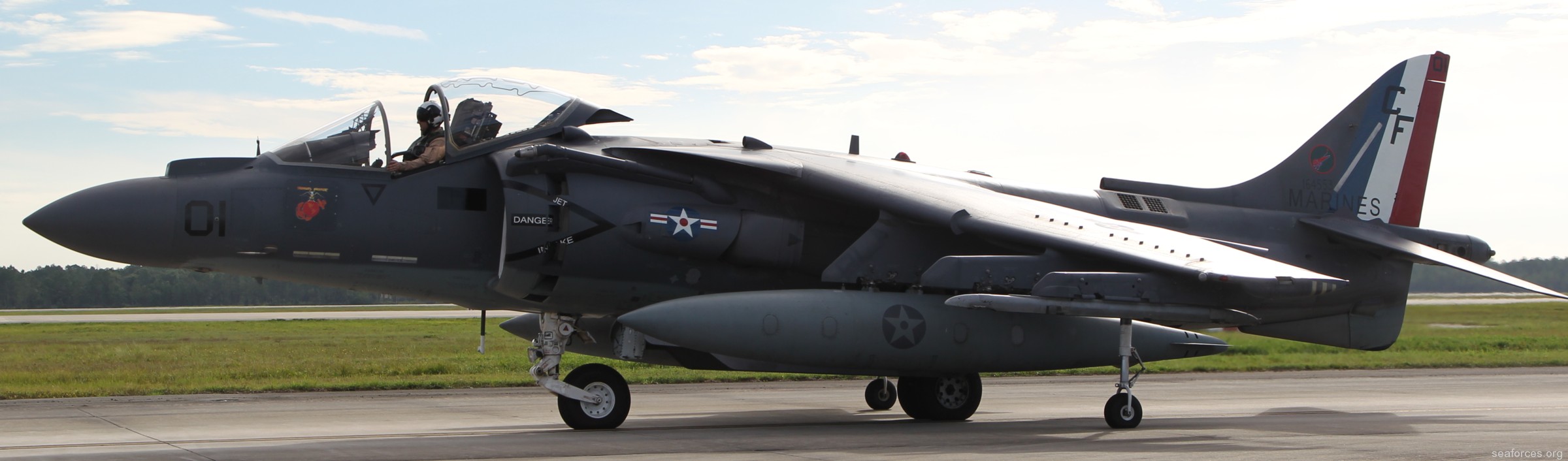 vma-211 wake island avengers av-8b harrier ii marine attack squadron usmc 69