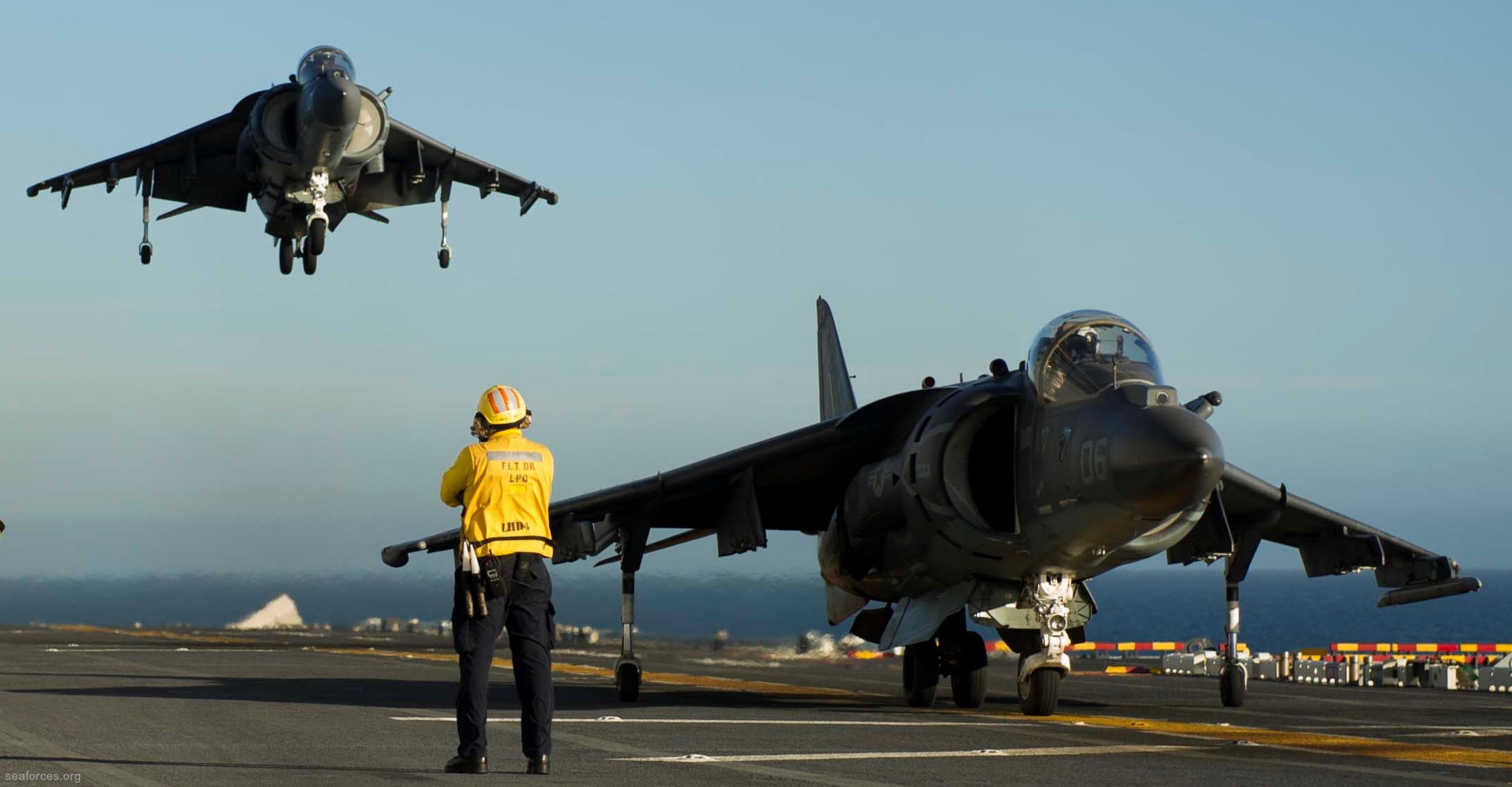 vma-214 blacksheep av-8b harrier marine attack squadron usmc 04 uss boxer lhd-4