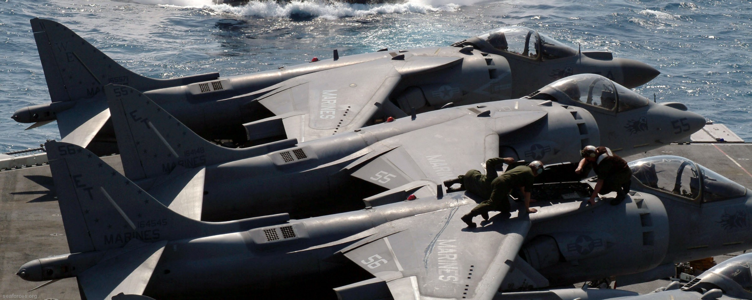 vma-214 blacksheep av-8b harrier marine attack squadron usmc 66 uss essex lhd-2