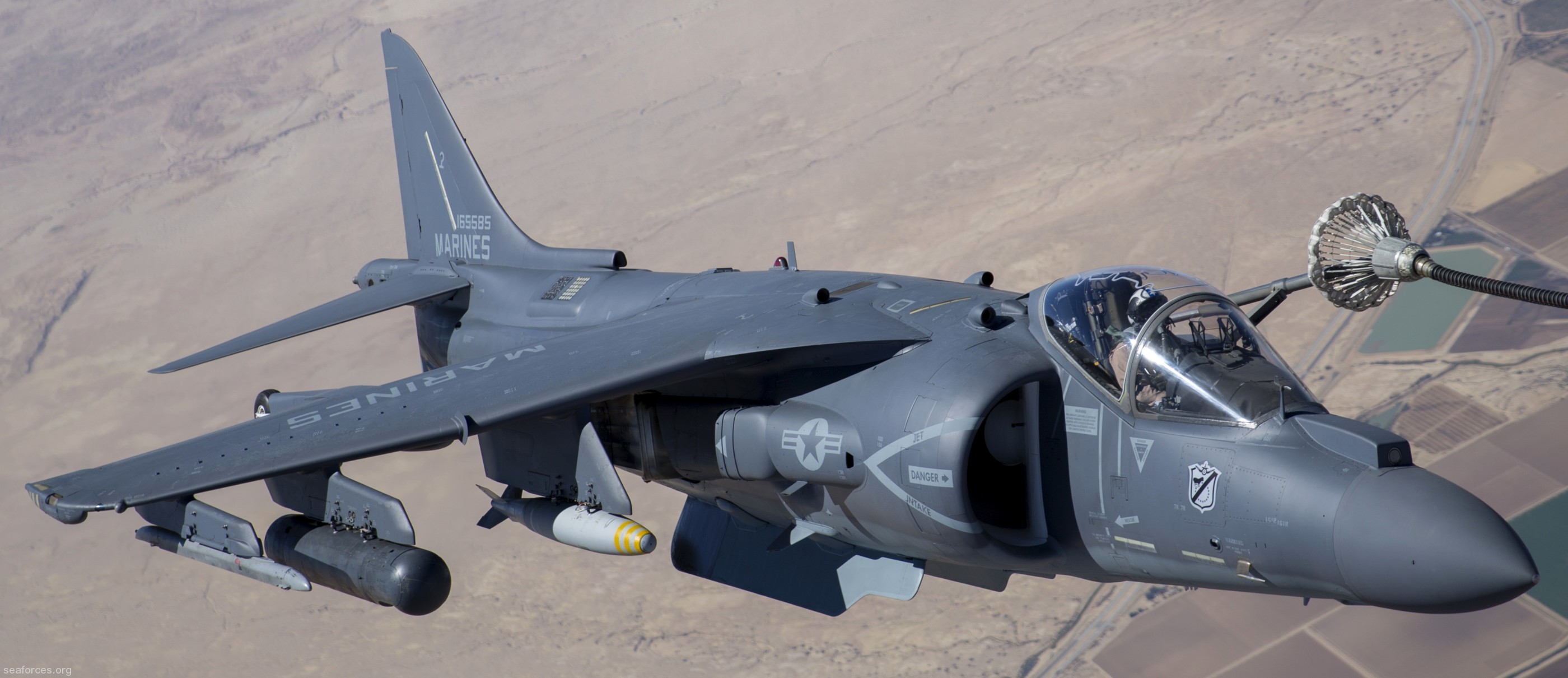 vma-214 blacksheep av-8b harrier marine attack squadron usmc 85 refueling