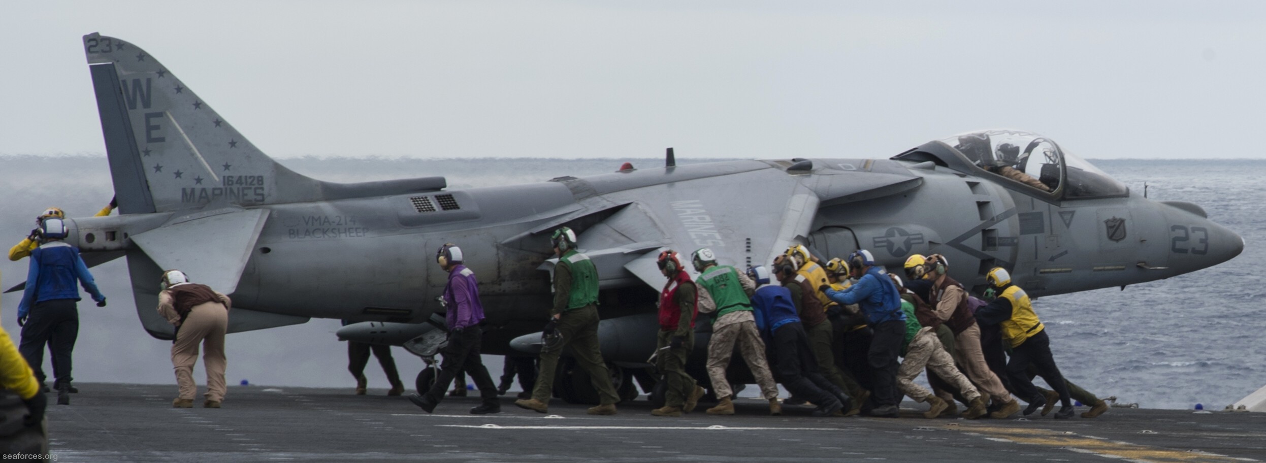 vma-214 blacksheep av-8b harrier marine attack squadron usmc 112