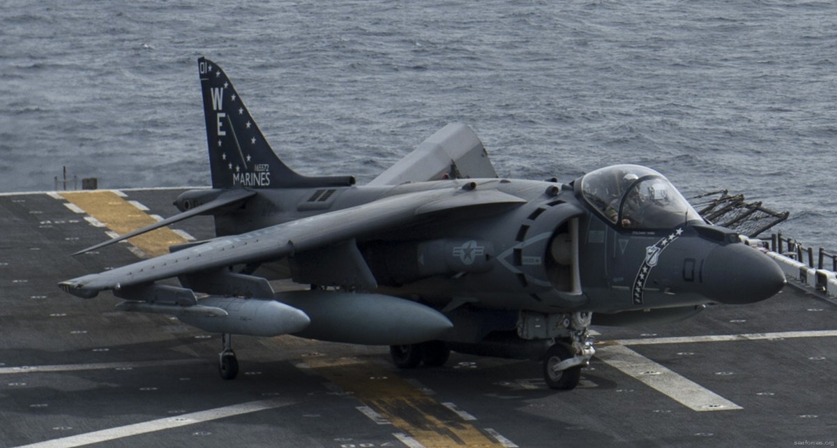 vma-214 blacksheep av-8b harrier marine attack squadron usmc 114