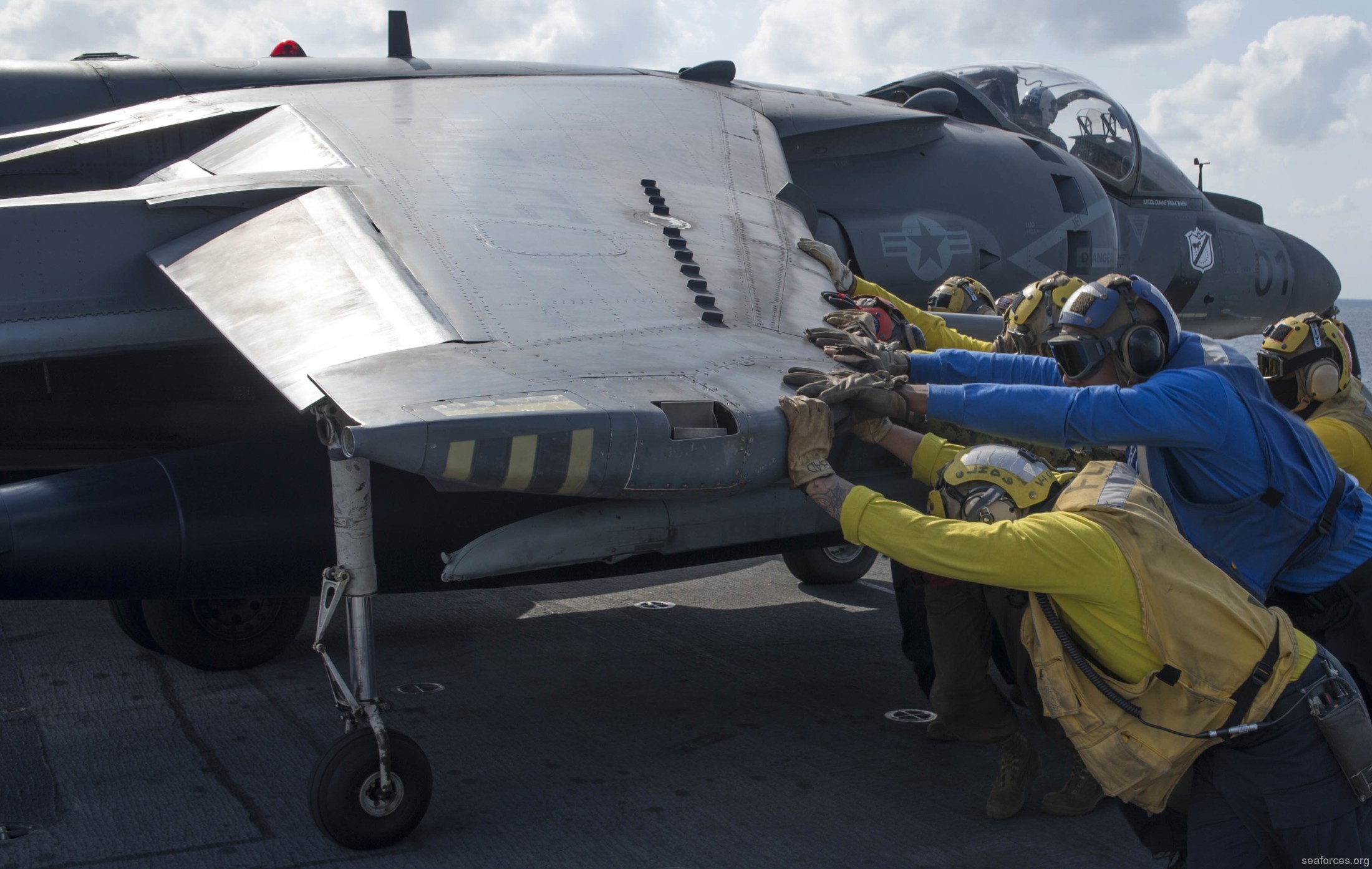 vma-214 blacksheep av-8b harrier marine attack squadron usmc 118