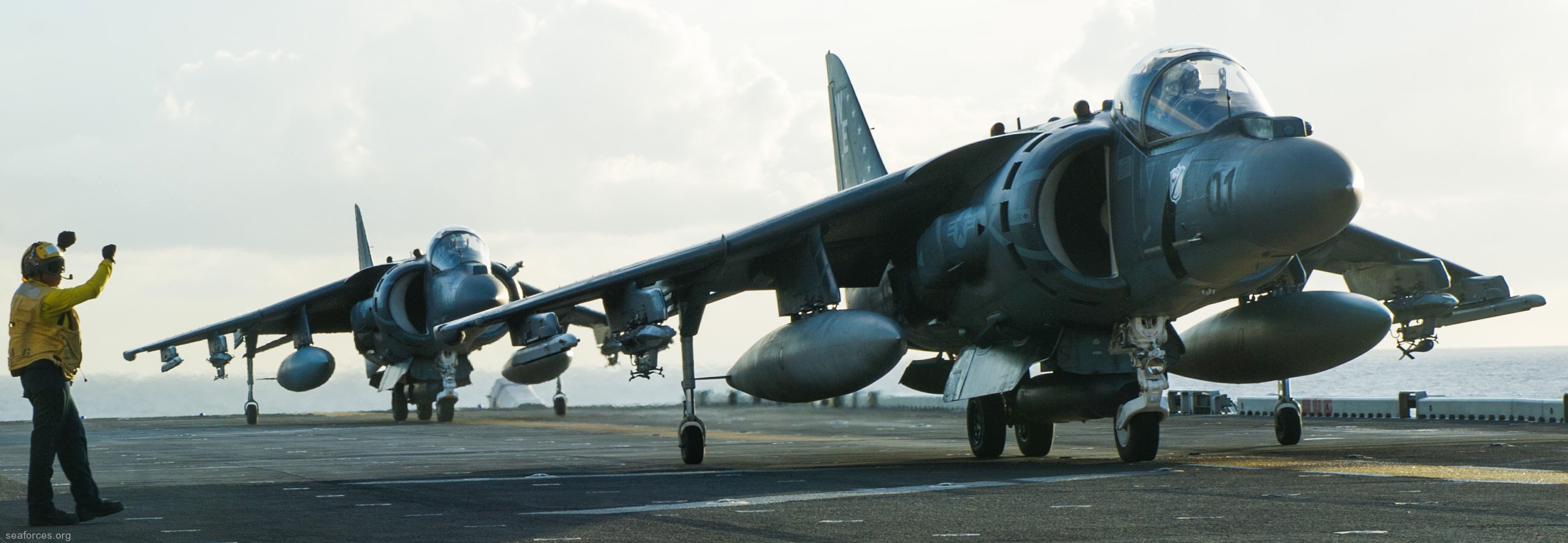 vma-214 blacksheep av-8b harrier marine attack squadron usmc 138 uss america lha-6