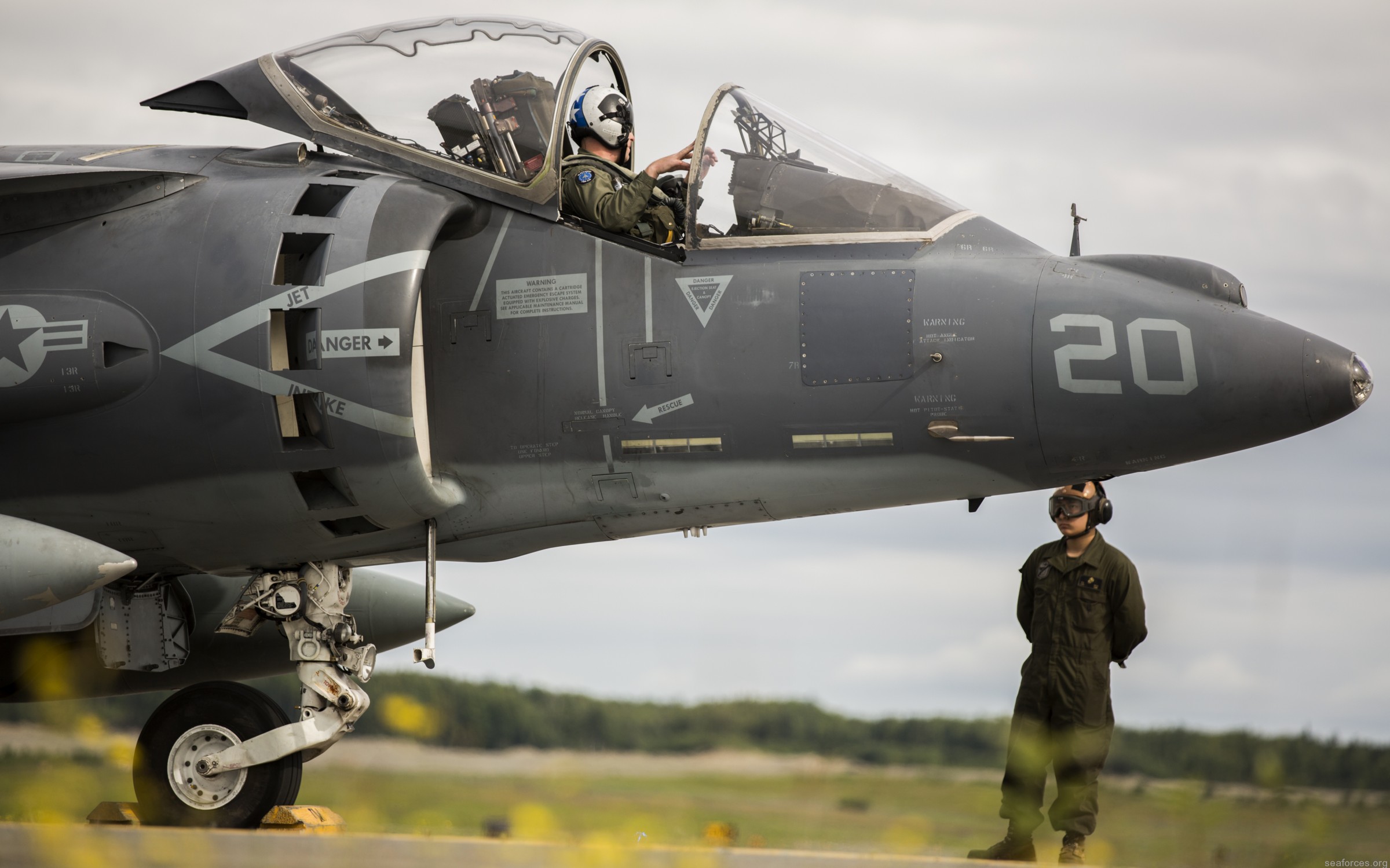 vma-214 blacksheep av-8b harrier marine attack squadron usmc 154