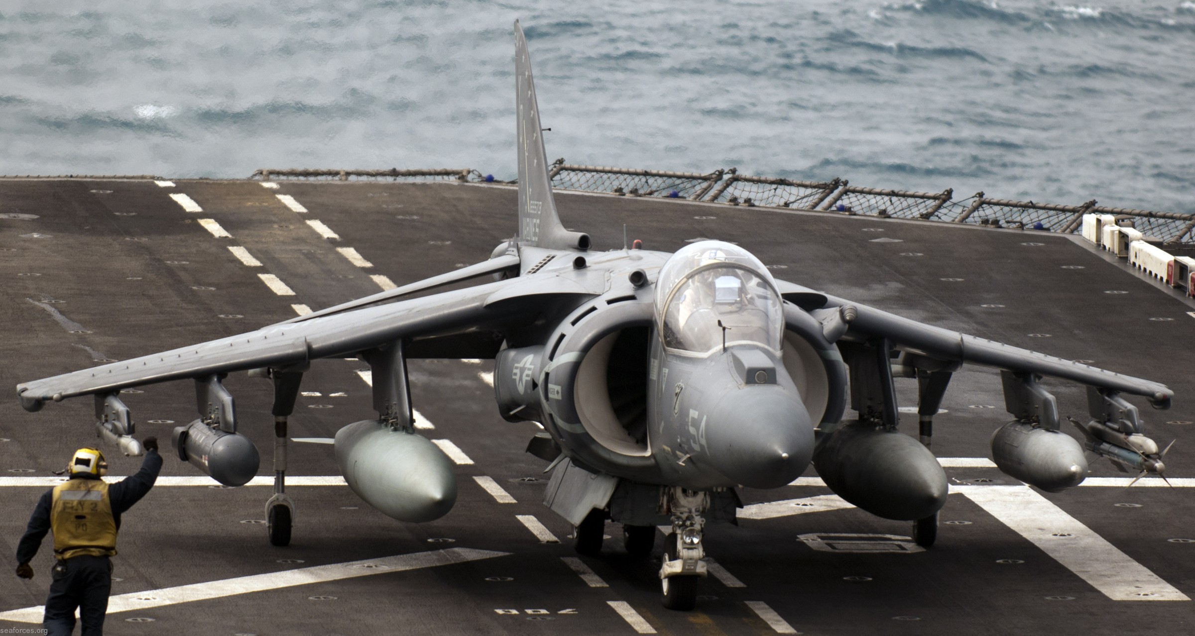 vma-214 blacksheep av-8b harrier marine attack squadron usmc 185 uss makin island lhd-8