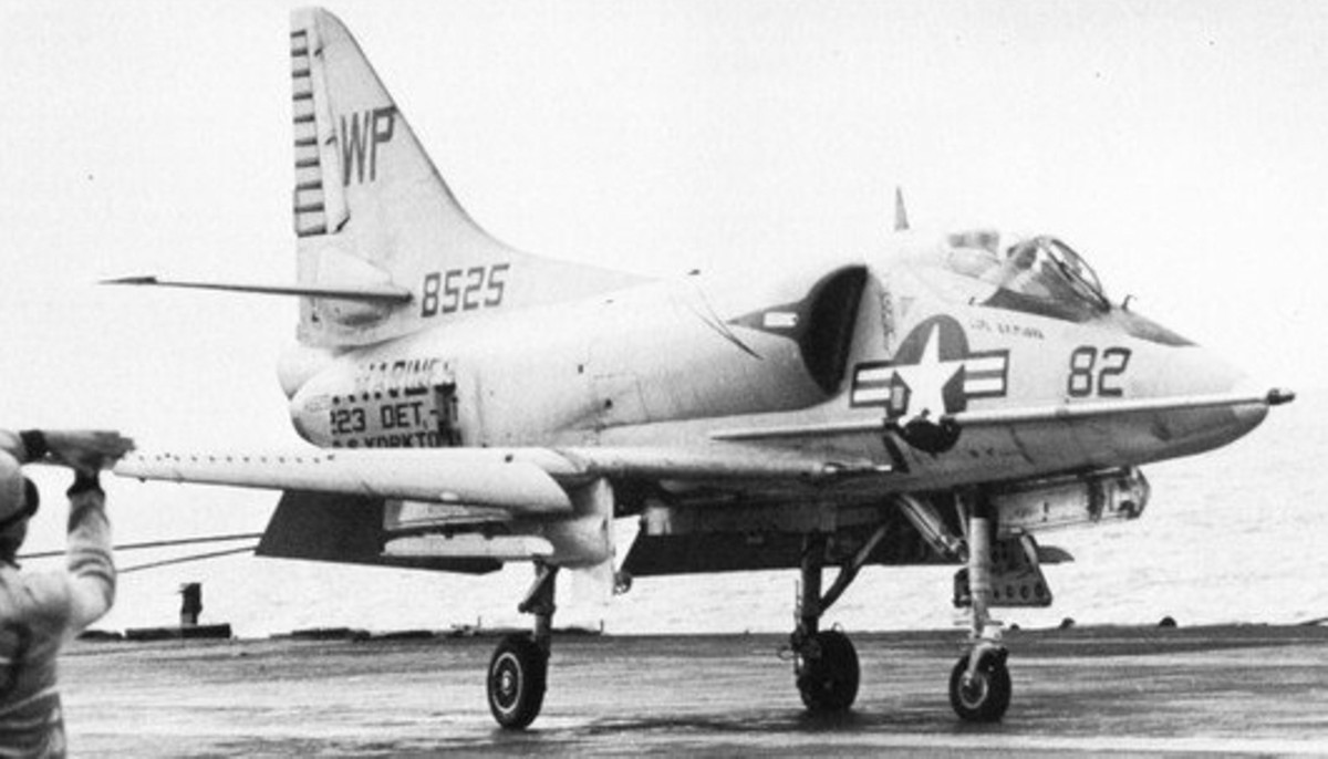 vma-223 bulldogs marine attack squadron a-4c skyhawk uss yorktown cvs-10 02