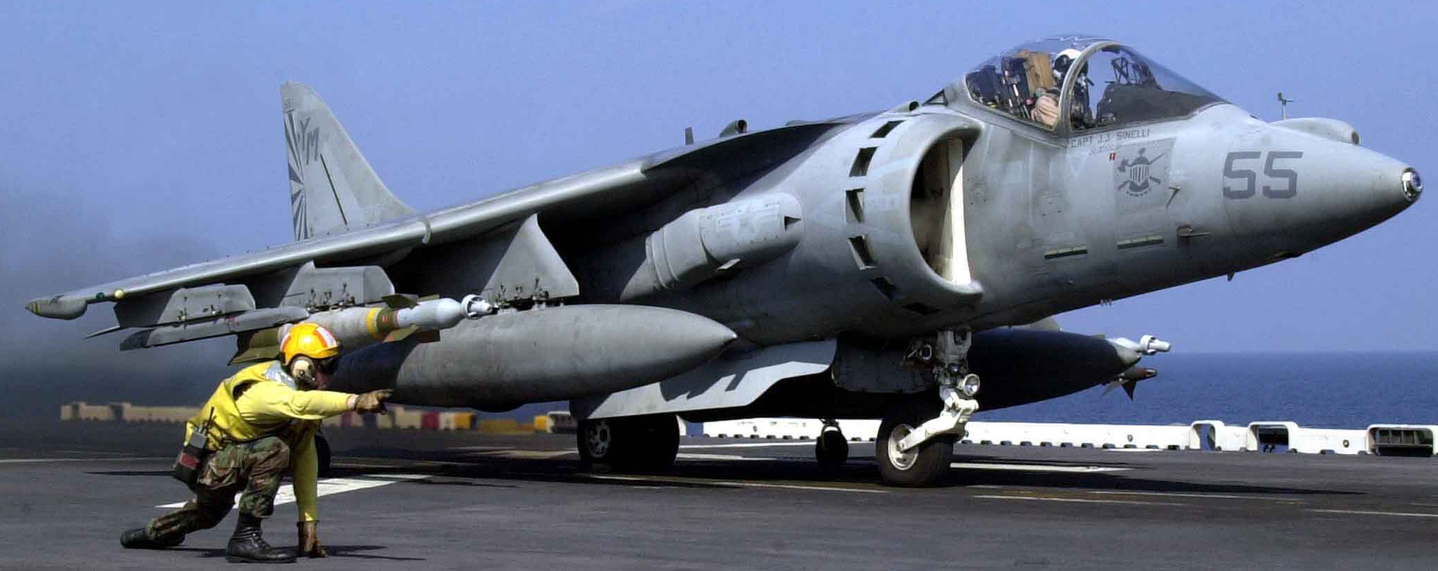 vma-223 bulldogs marine attack squadron av-8b harrier uss bataan lhd-5 25