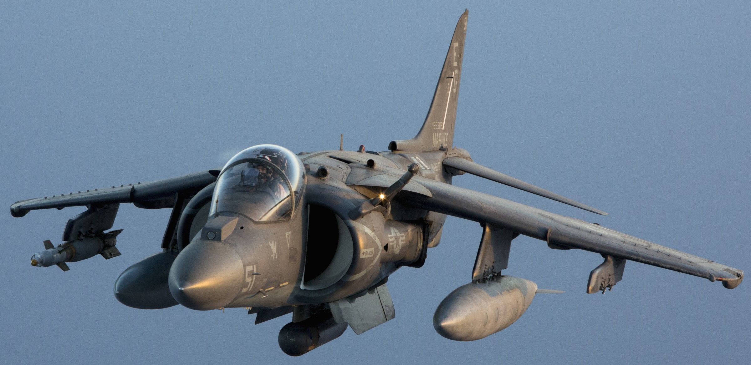 vma-223 bulldogs marine attack squadron av-8b harrier uss bataan lhd-5 37