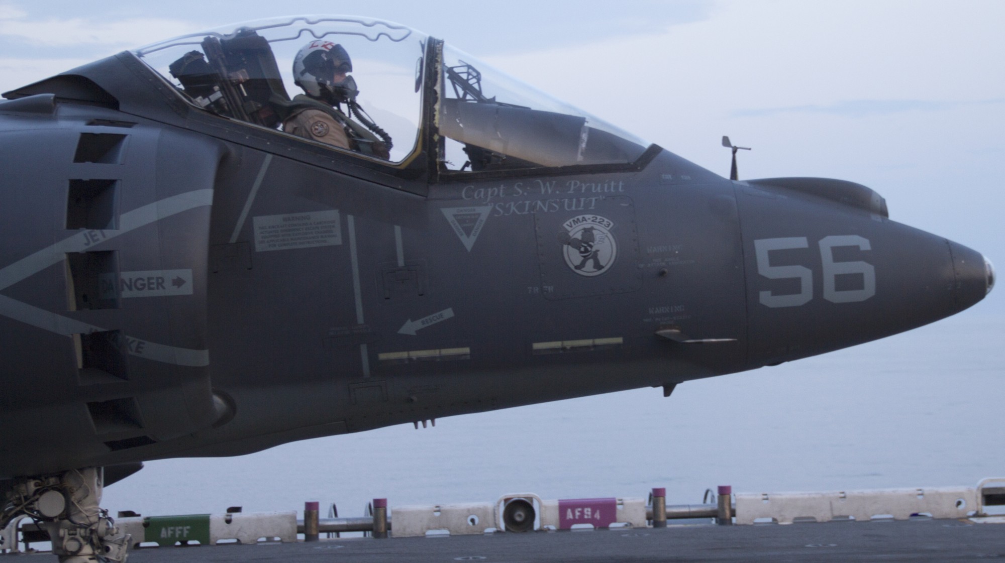 vma-223 bulldogs marine attack squadron av-8b harrier uss kearsarge lhd-3 44