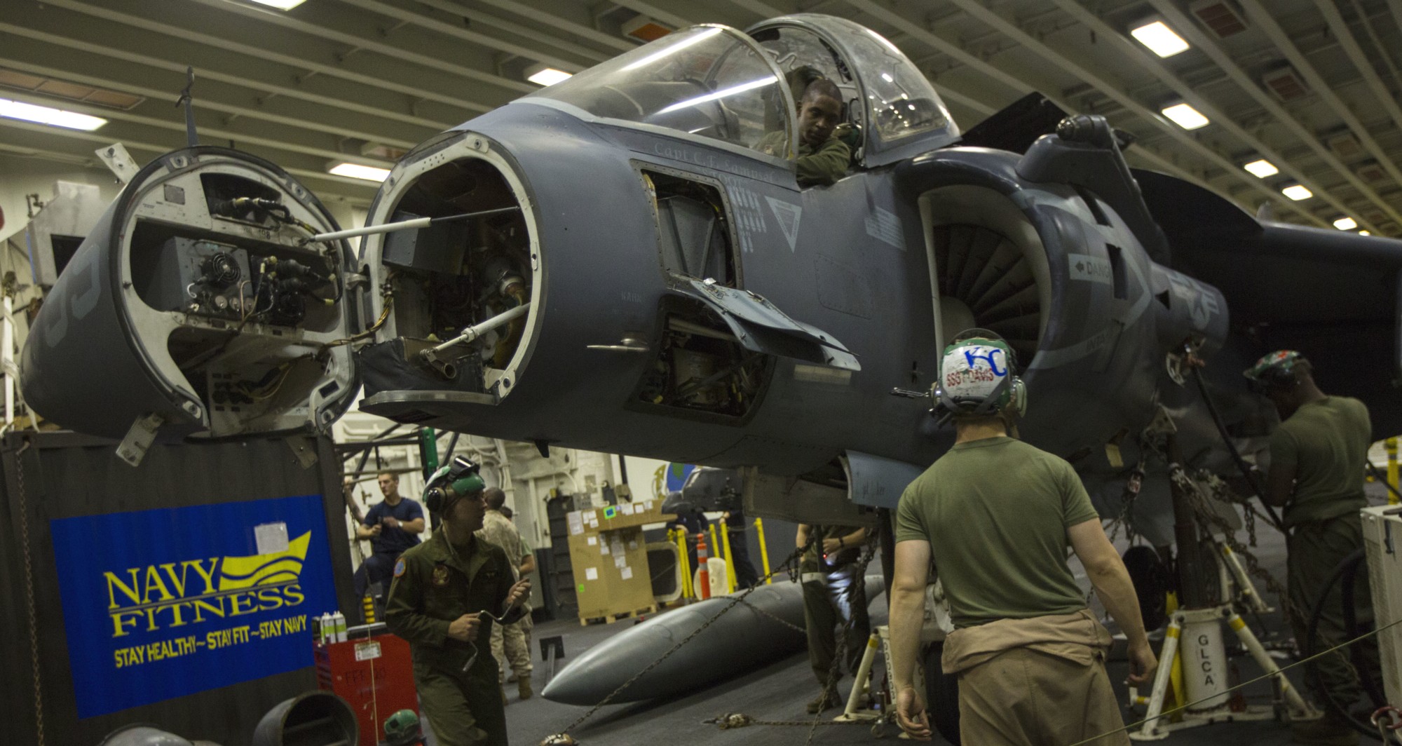 vma-223 bulldogs marine attack squadron av-8b harrier uss kearsarge lhd-3 46