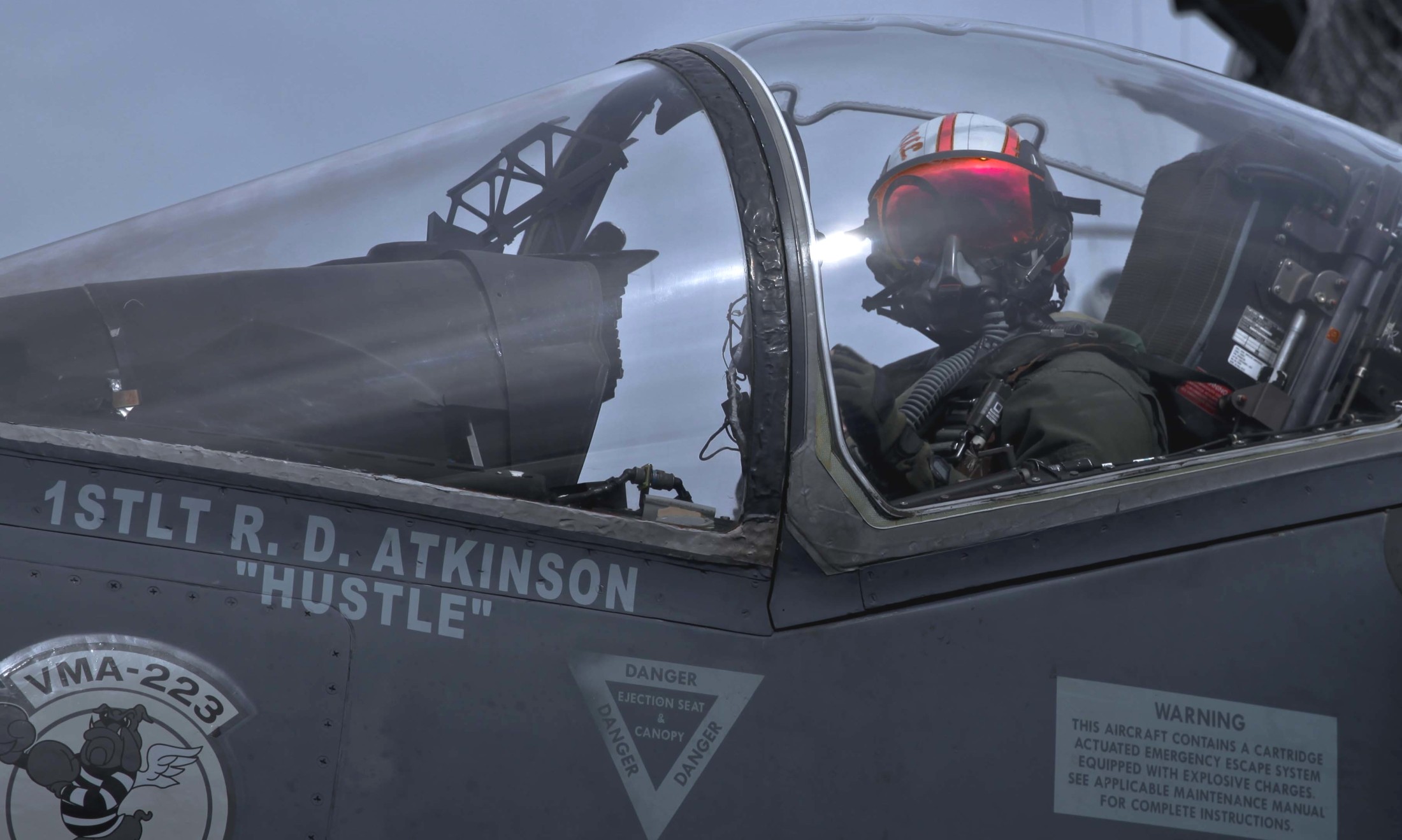 vma-223 bulldogs marine attack squadron av-8b harrier uss iwo jima lhd-7 62