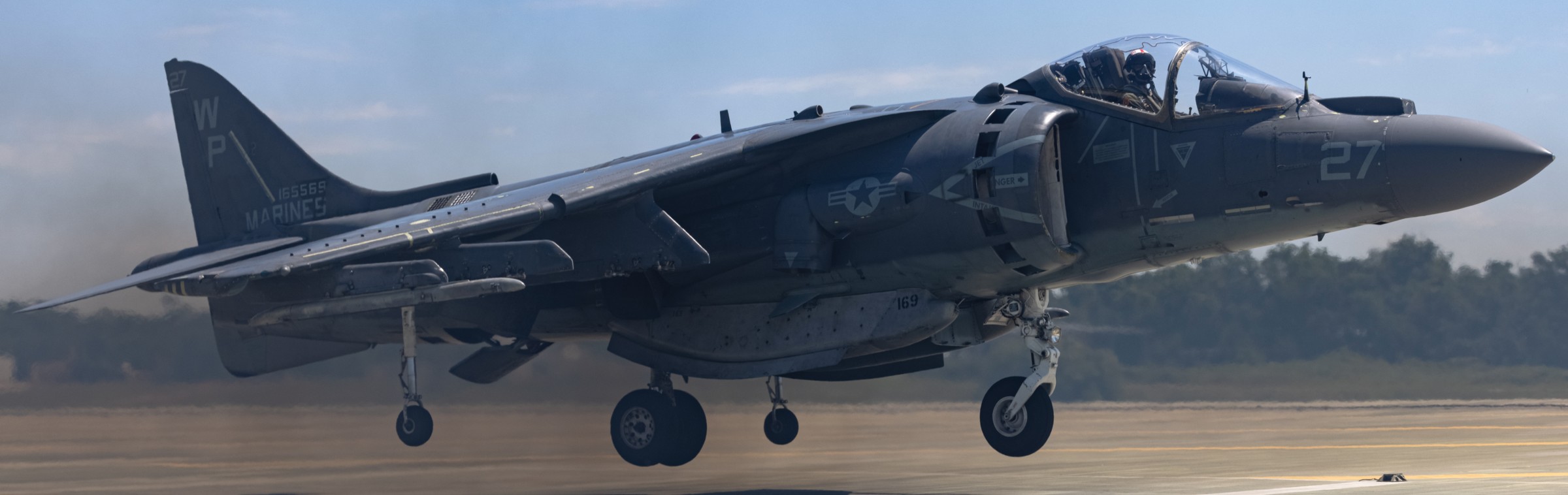 vma-223 bulldogs marine attack squadron av-8b harrier auxilary landing field bogue 102