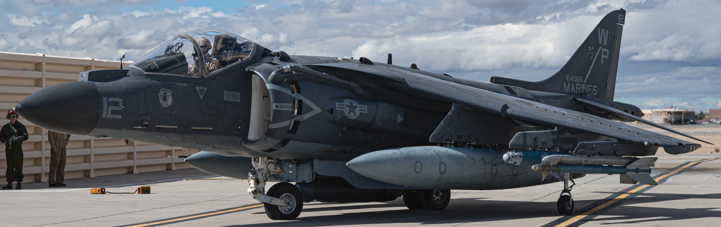 vma-223 bulldogs marine attack squadron av-8b harrier uss wasp lhd-1 107