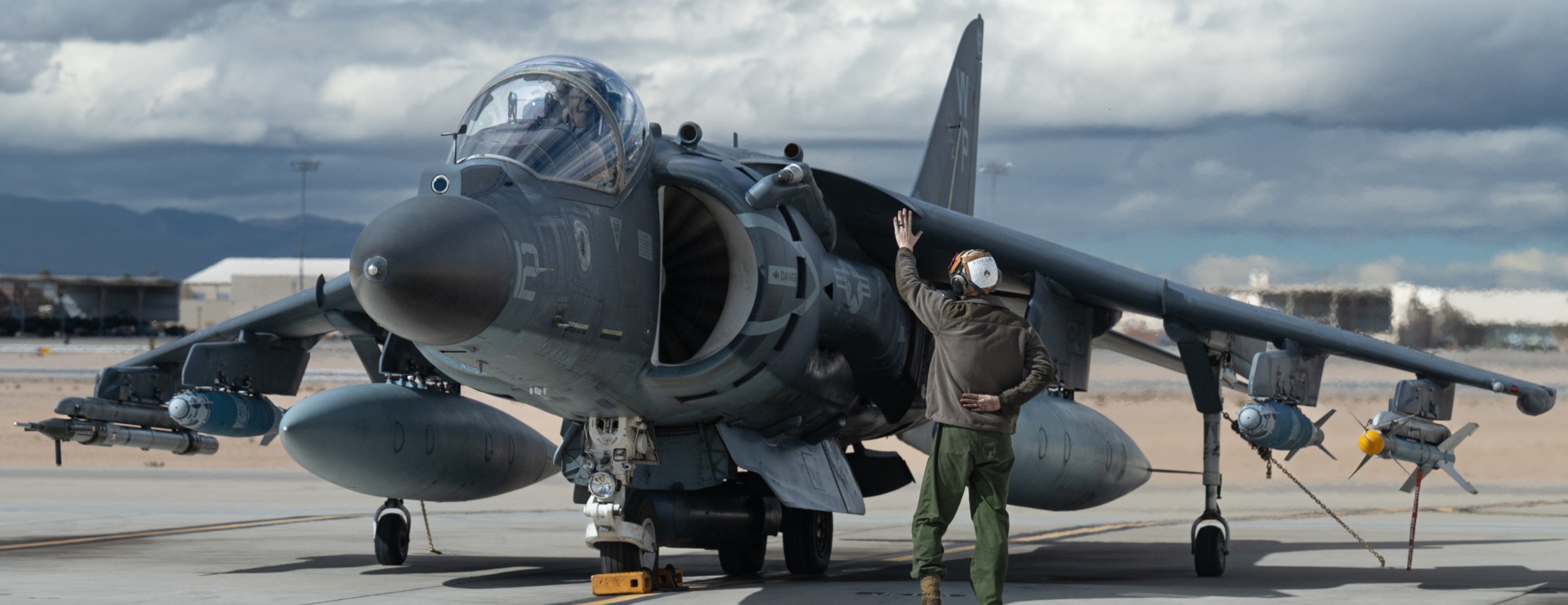 vma-223 bulldogs marine attack squadron av-8b harrier uss wasp lhd-1 111