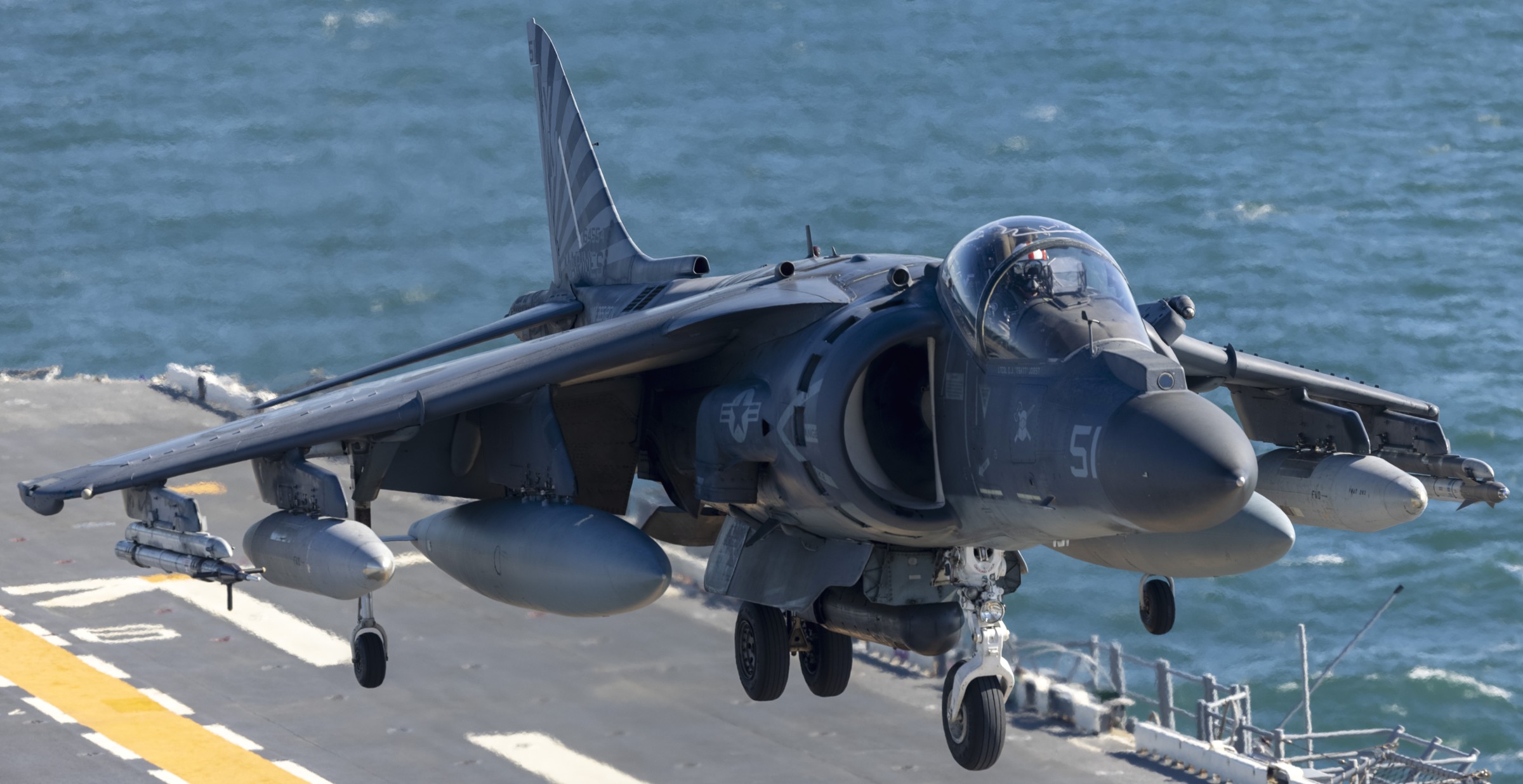 vma-223 bulldogs marine attack squadron av-8b harrier uss wasp lhd-1 114