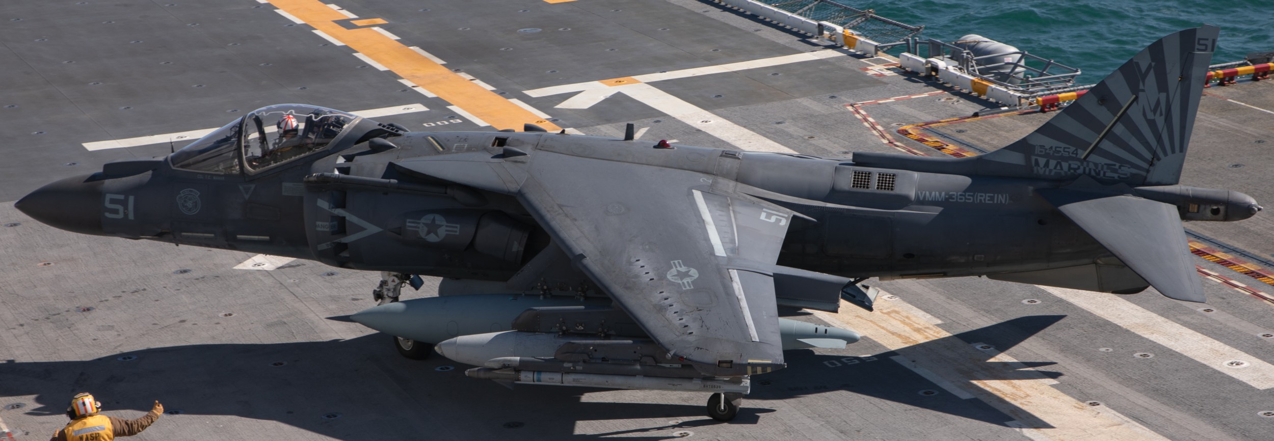 vma-223 bulldogs marine attack squadron av-8b harrier uss wasp lhd-1 118