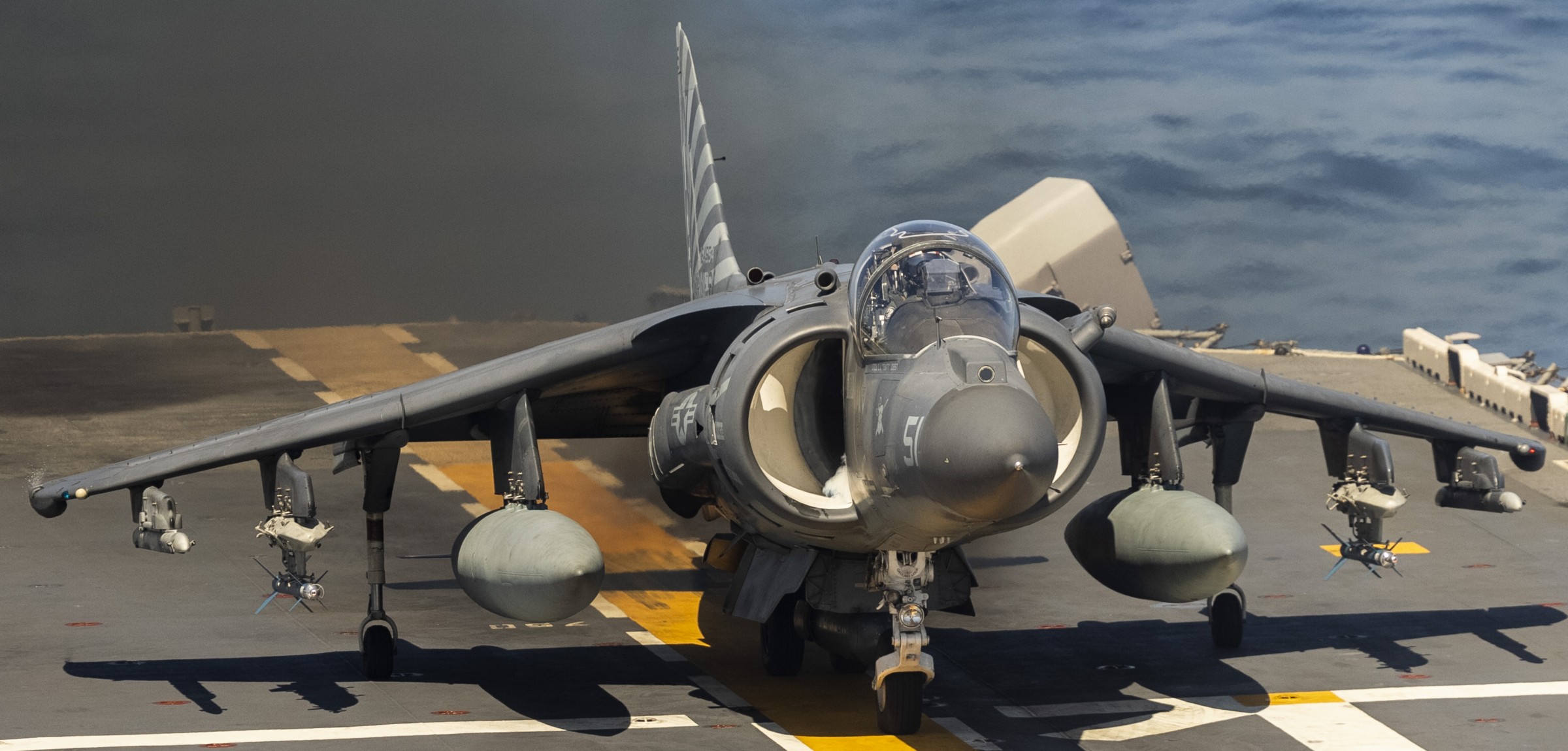 vma-223 bulldogs marine attack squadron av-8b harrier uss wasp lhd-1 122