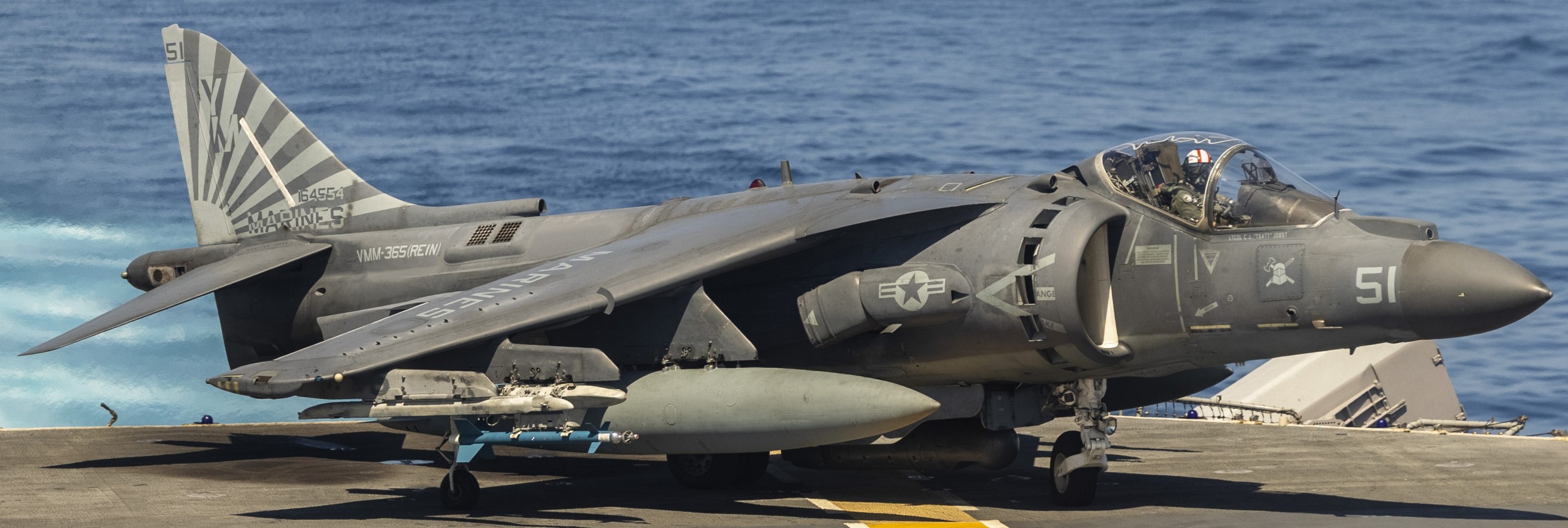 vma-223 bulldogs marine attack squadron av-8b harrier uss wasp lhd-1 123