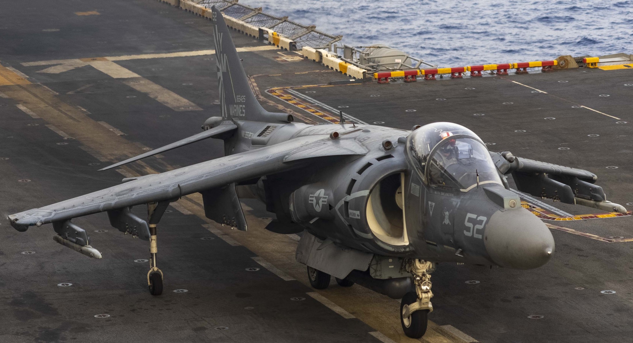 vma-223 bulldogs marine attack squadron av-8b harrier uss wasp lhd-1 125